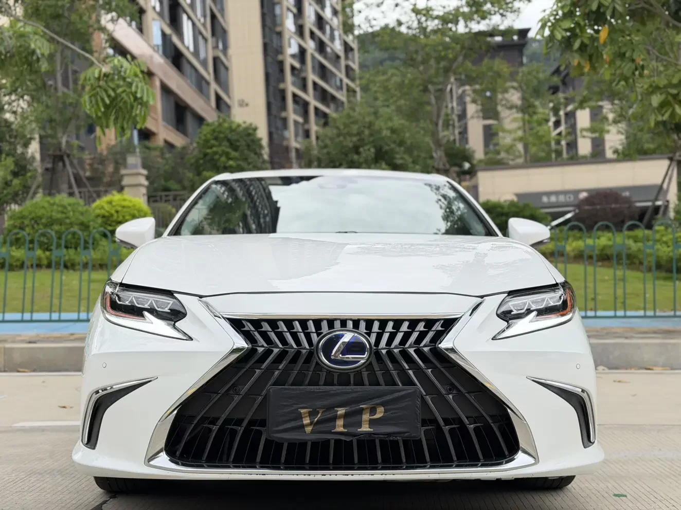 Lexus ES