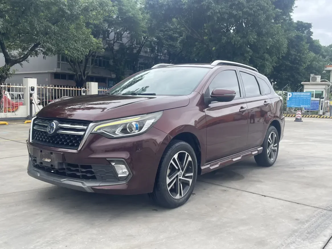 Kai Chen Venucia T70