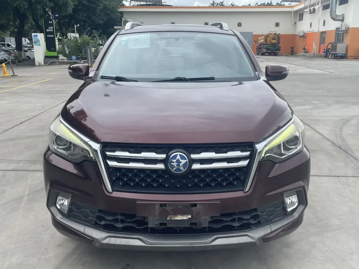 Kai Chen Venucia T70