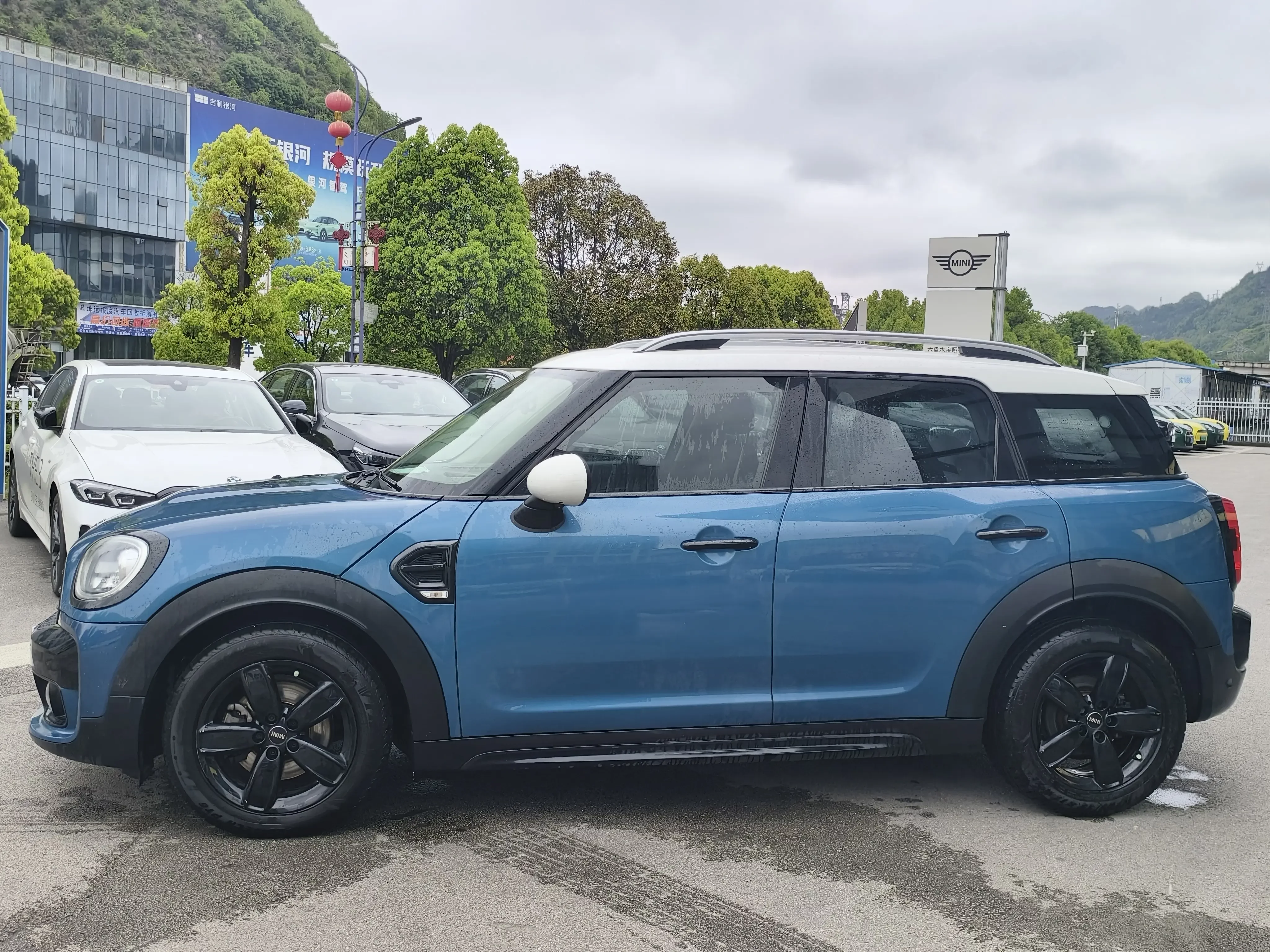 MINI COUNTRYMAN