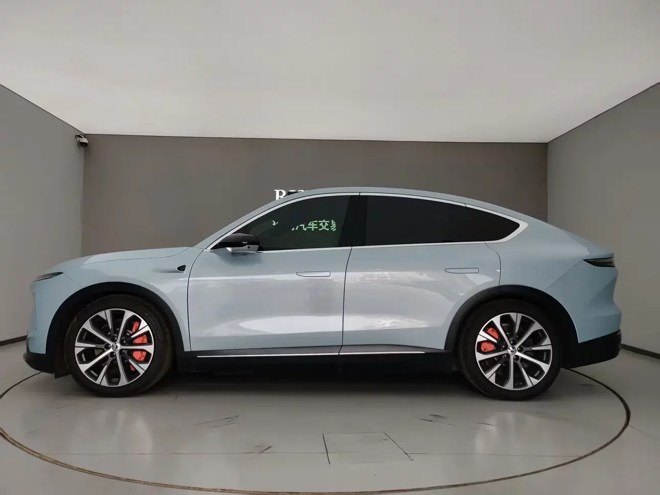 NIO EC7