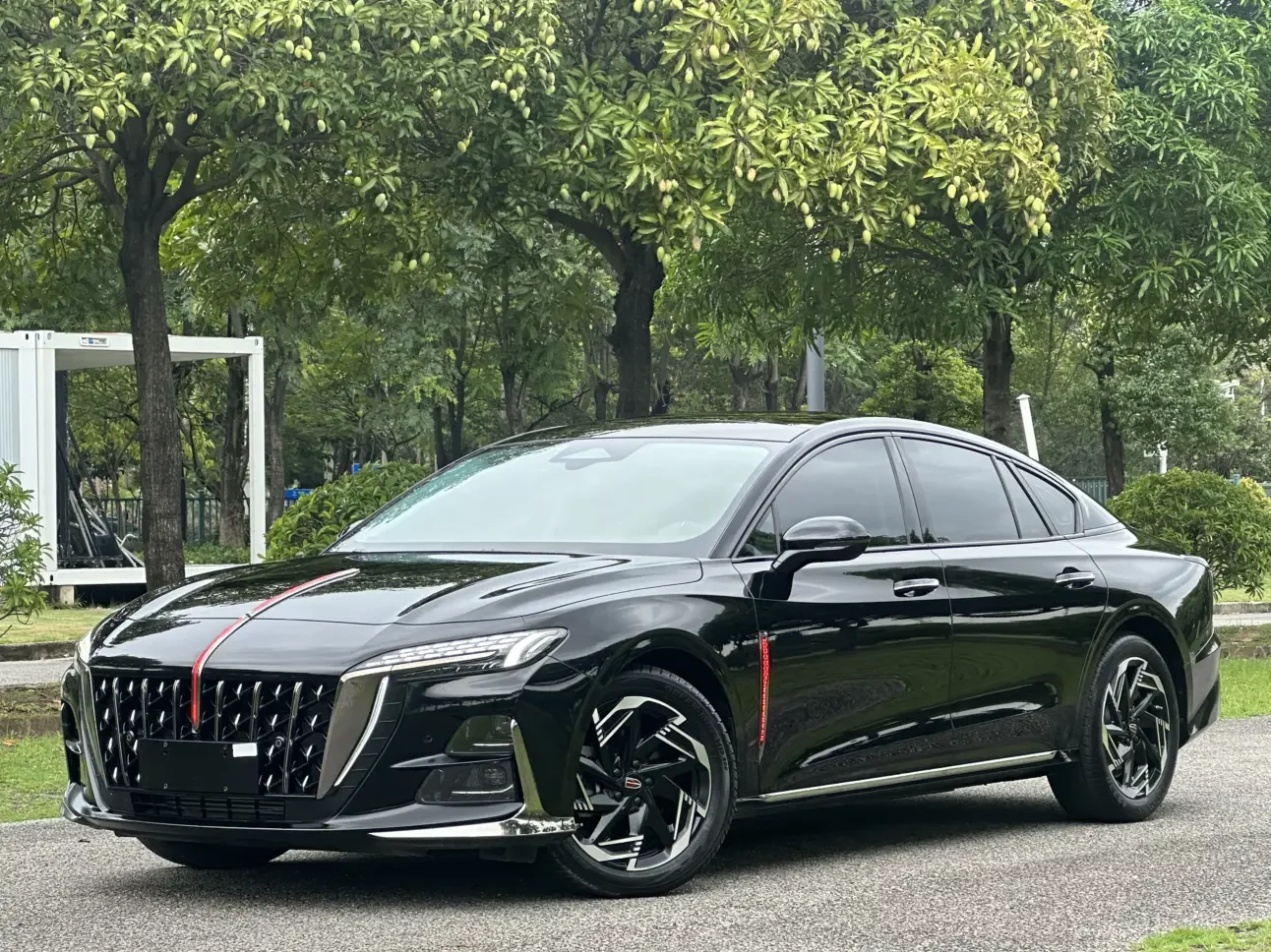 Hongqi H6