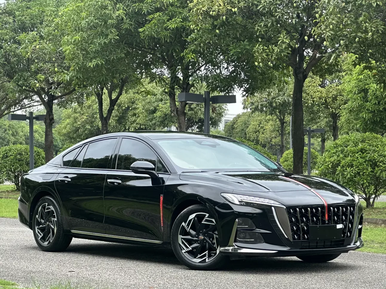 Hongqi H6