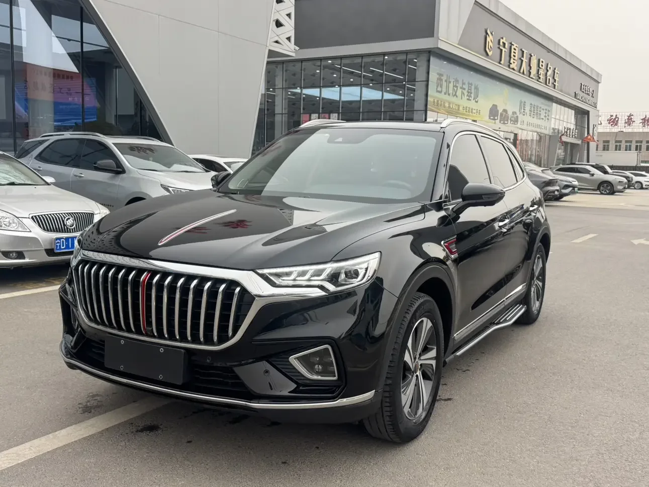 Hongqi HS5