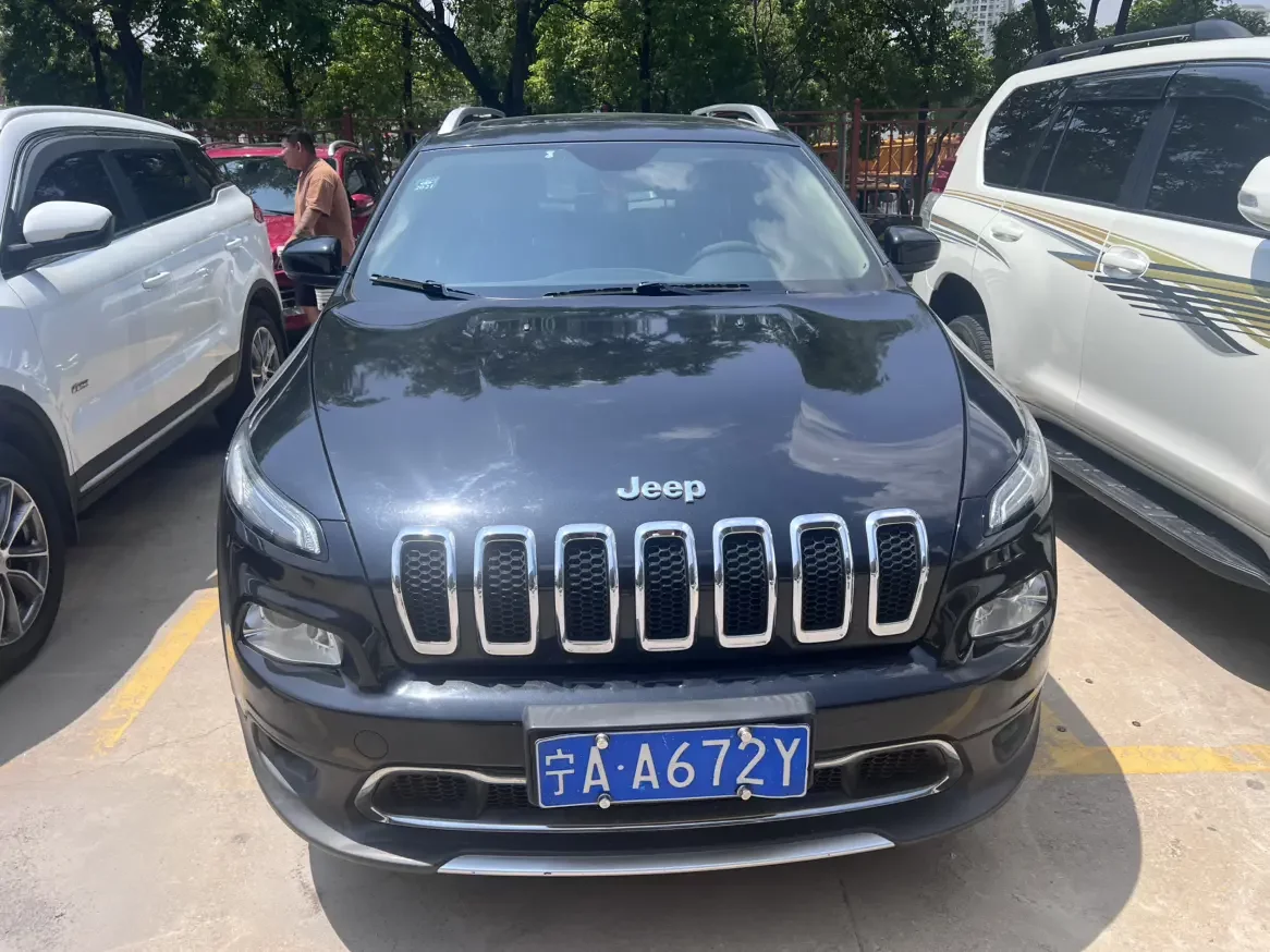 Jeep Cherokee  из Китая
