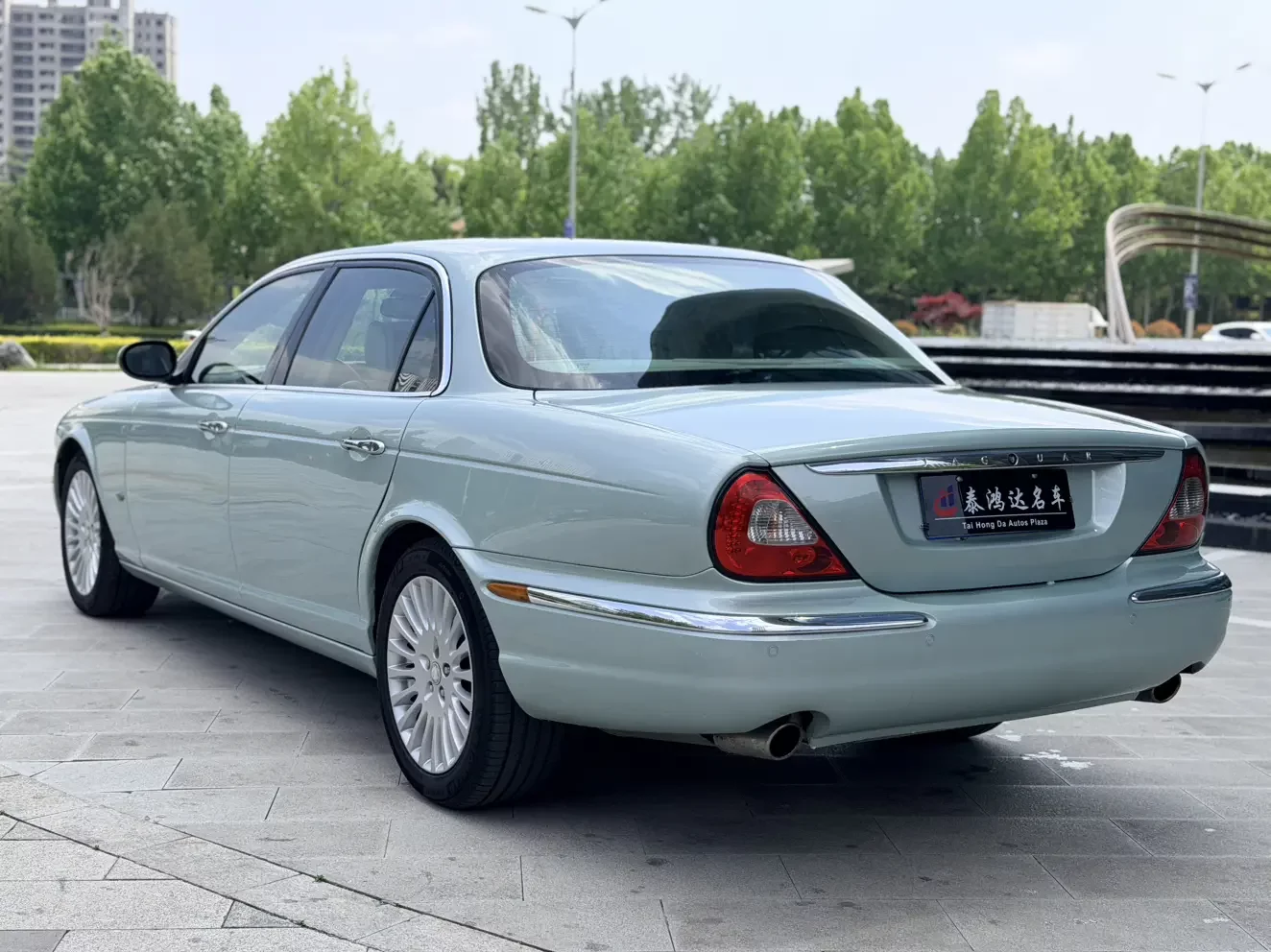 Jaguar XJ