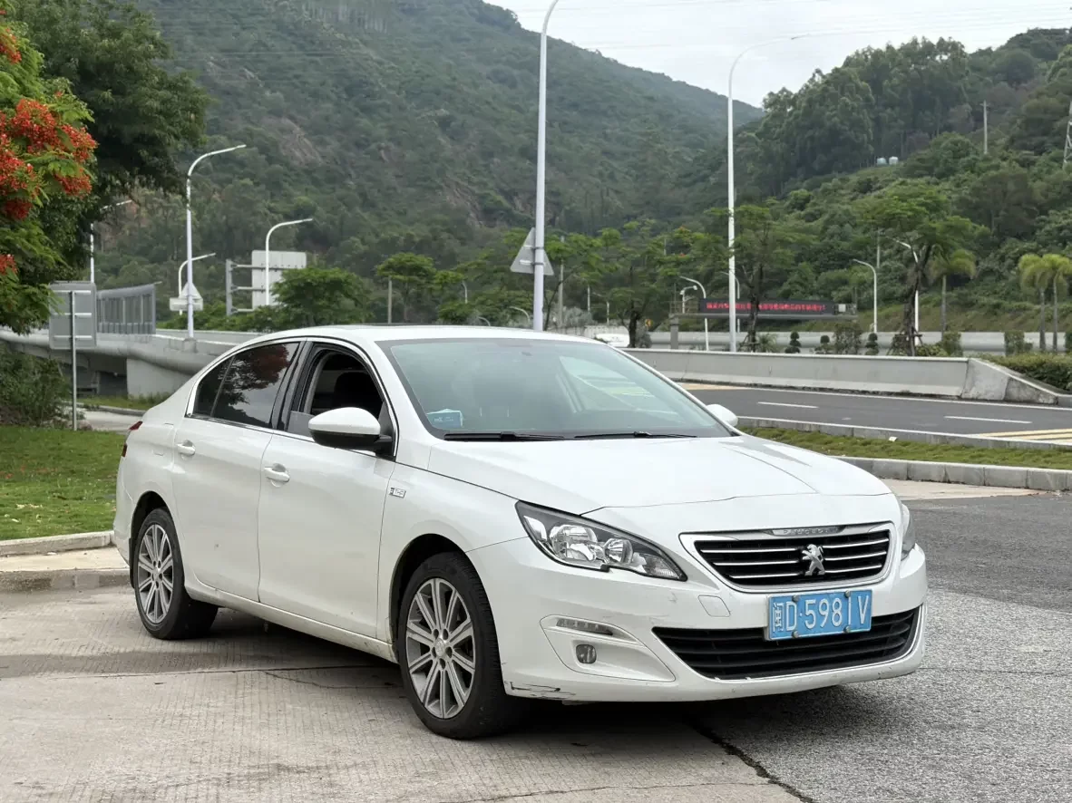 Peugeot 408