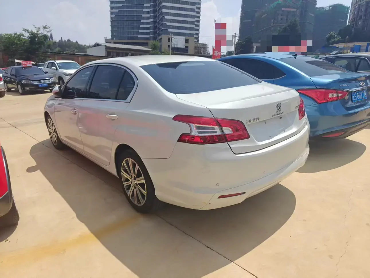 Peugeot 408