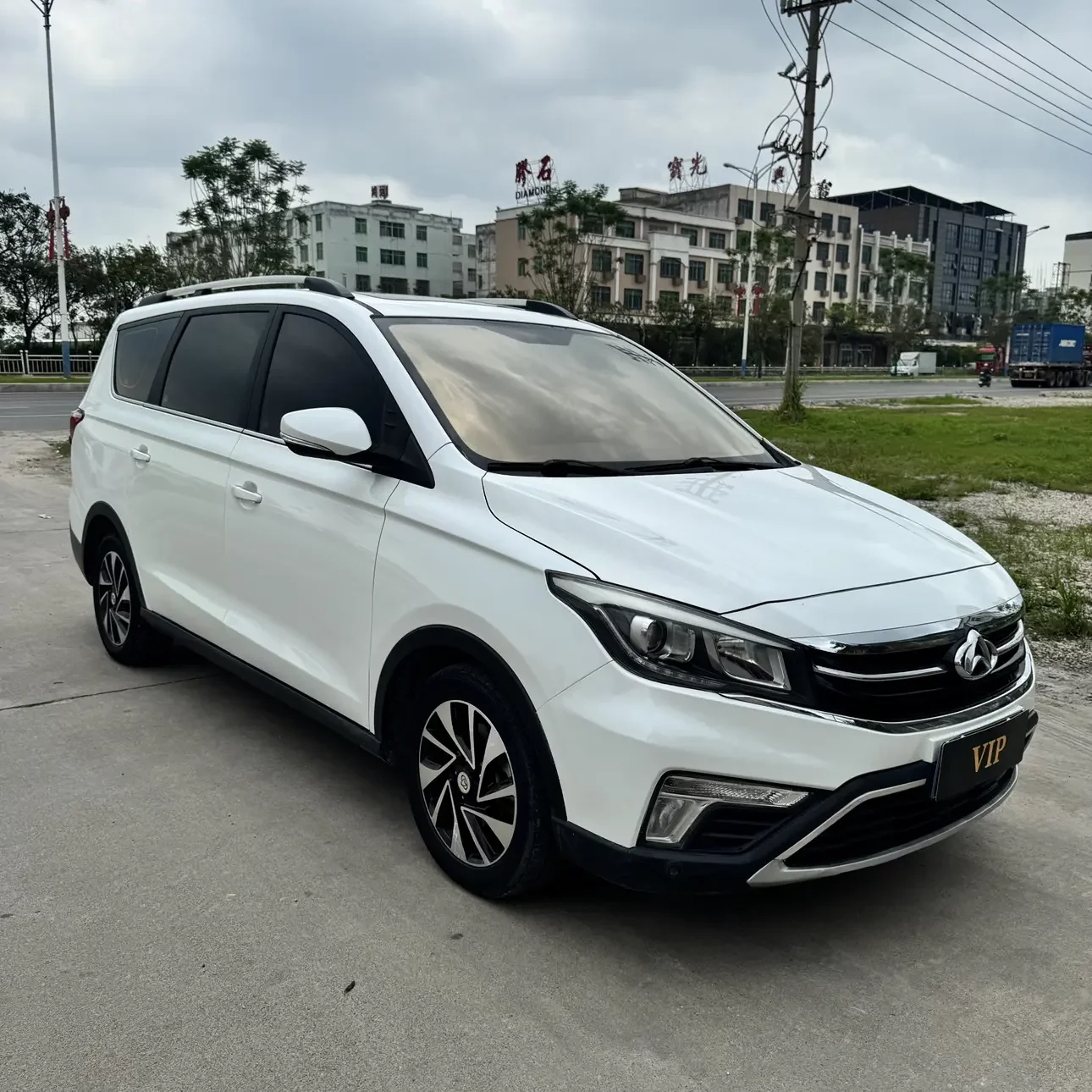 Oshan Changan Auchan A800