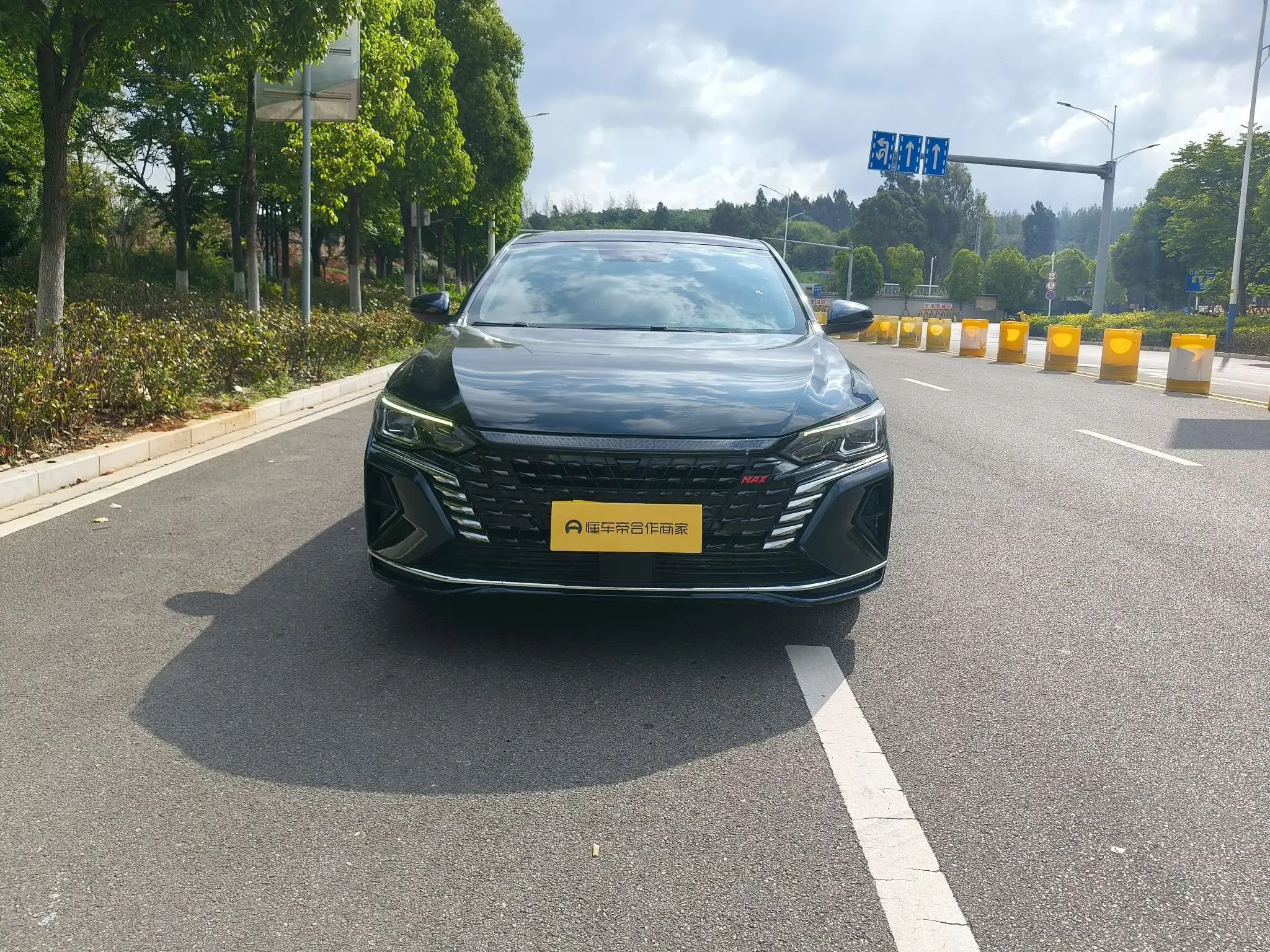 Dongfeng Yixuan MAX