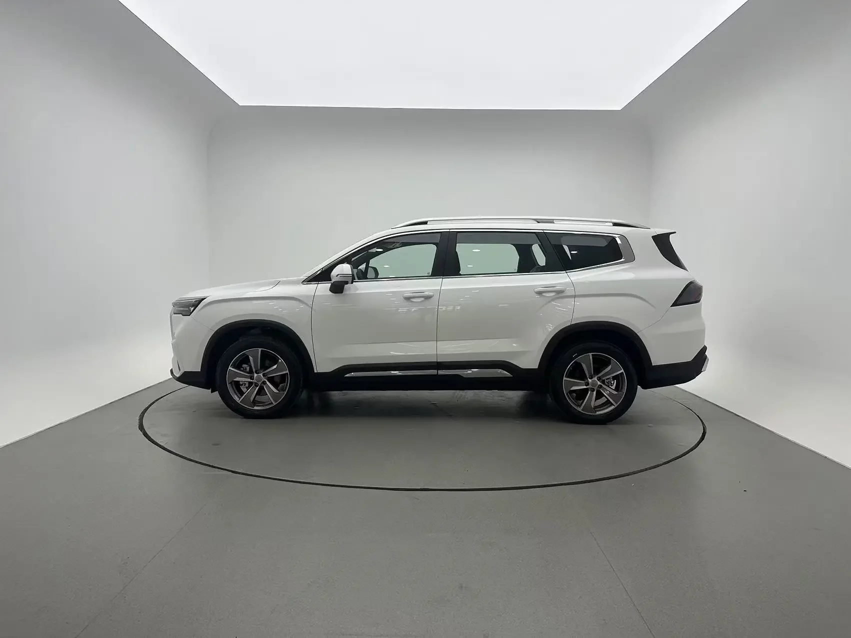Geely Haoyue L