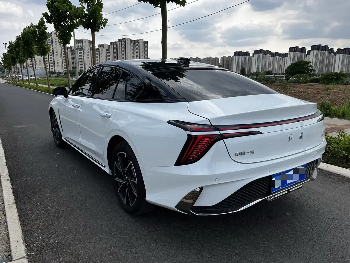 Hongqi H6