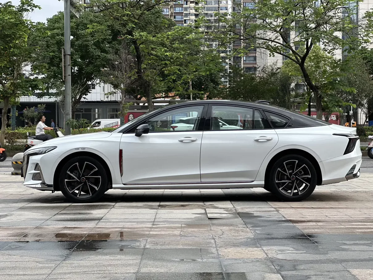 Hongqi H6