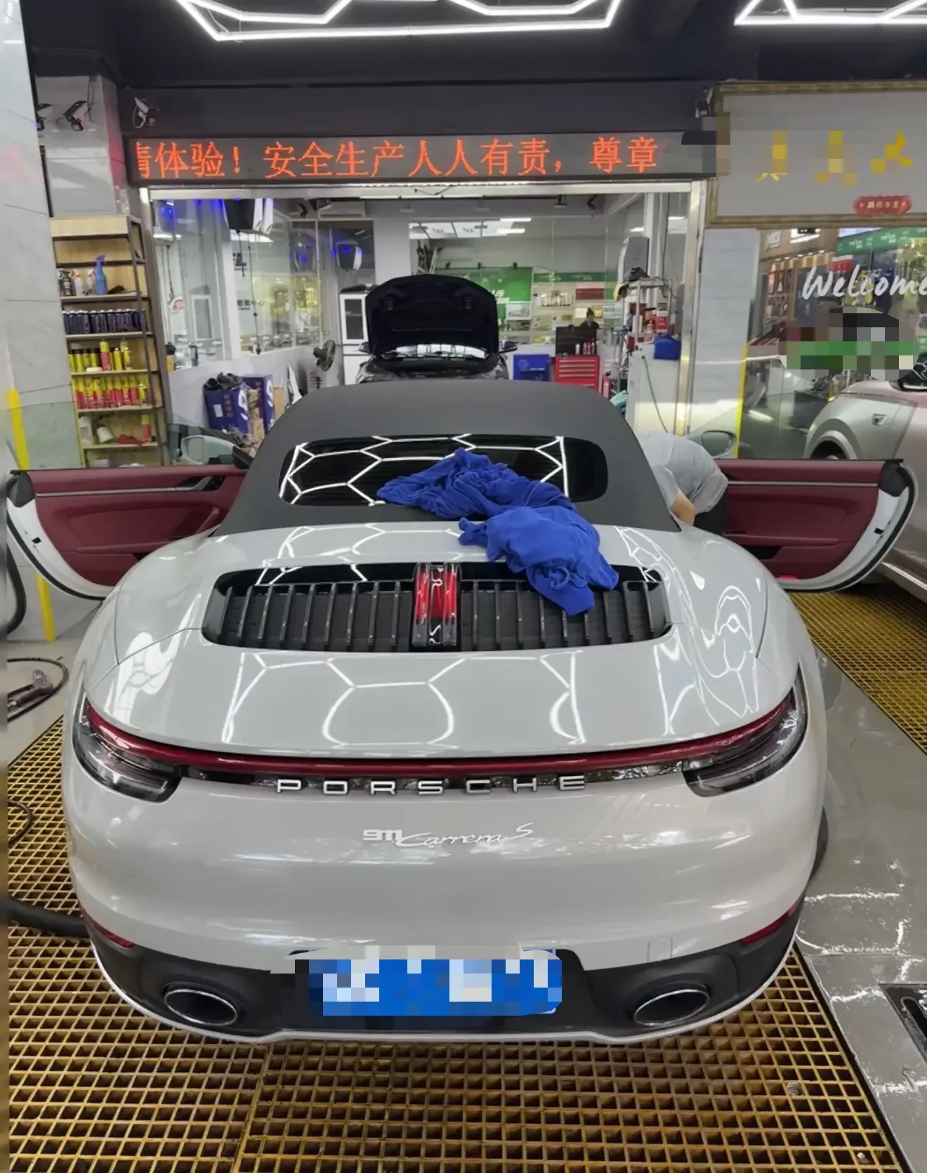 Porsche 911