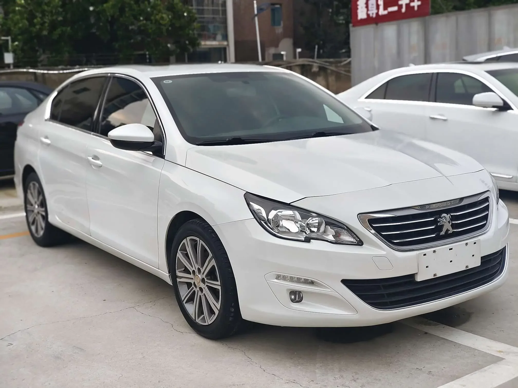 Peugeot 408