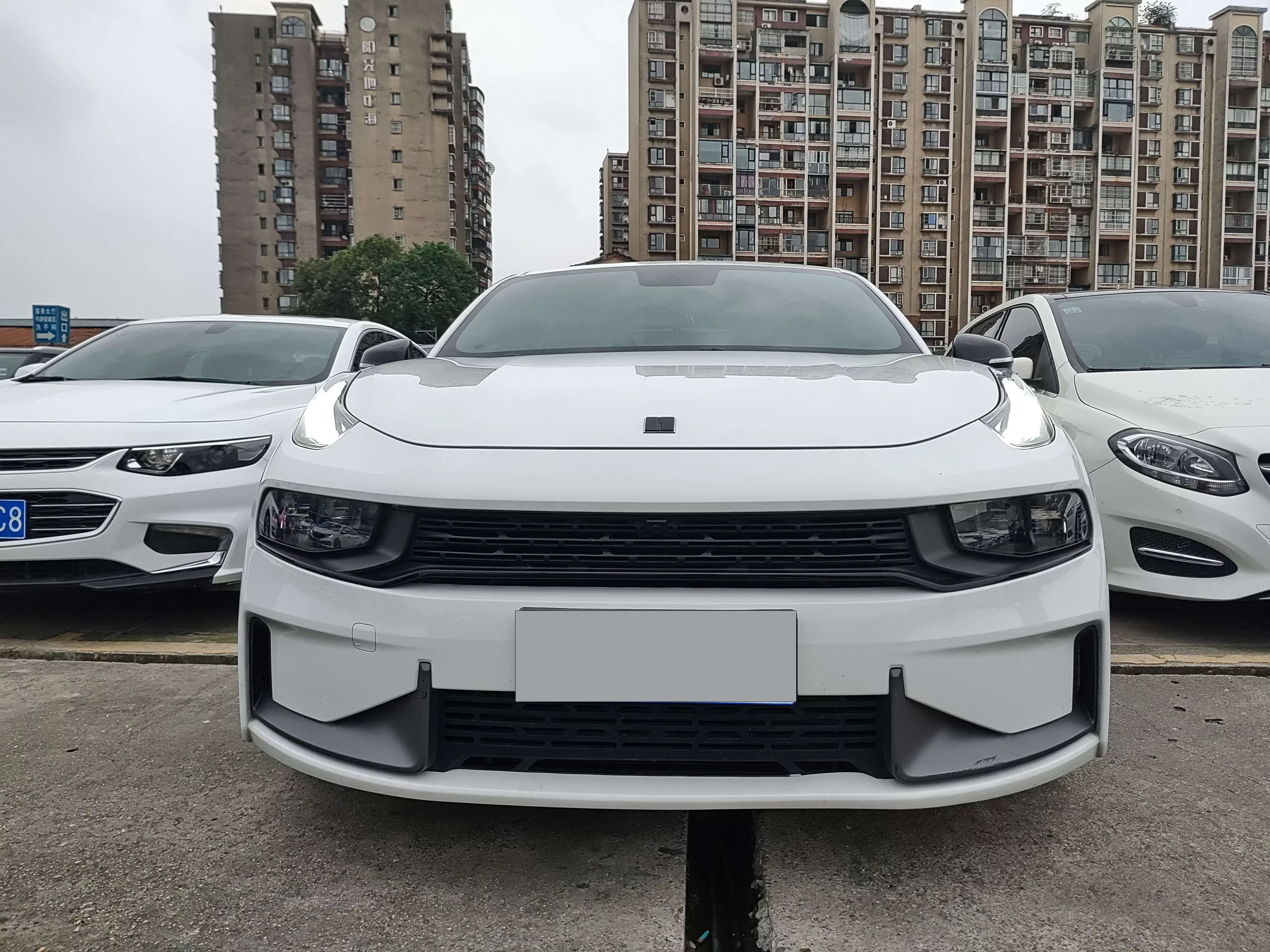 Lynk & Co 03