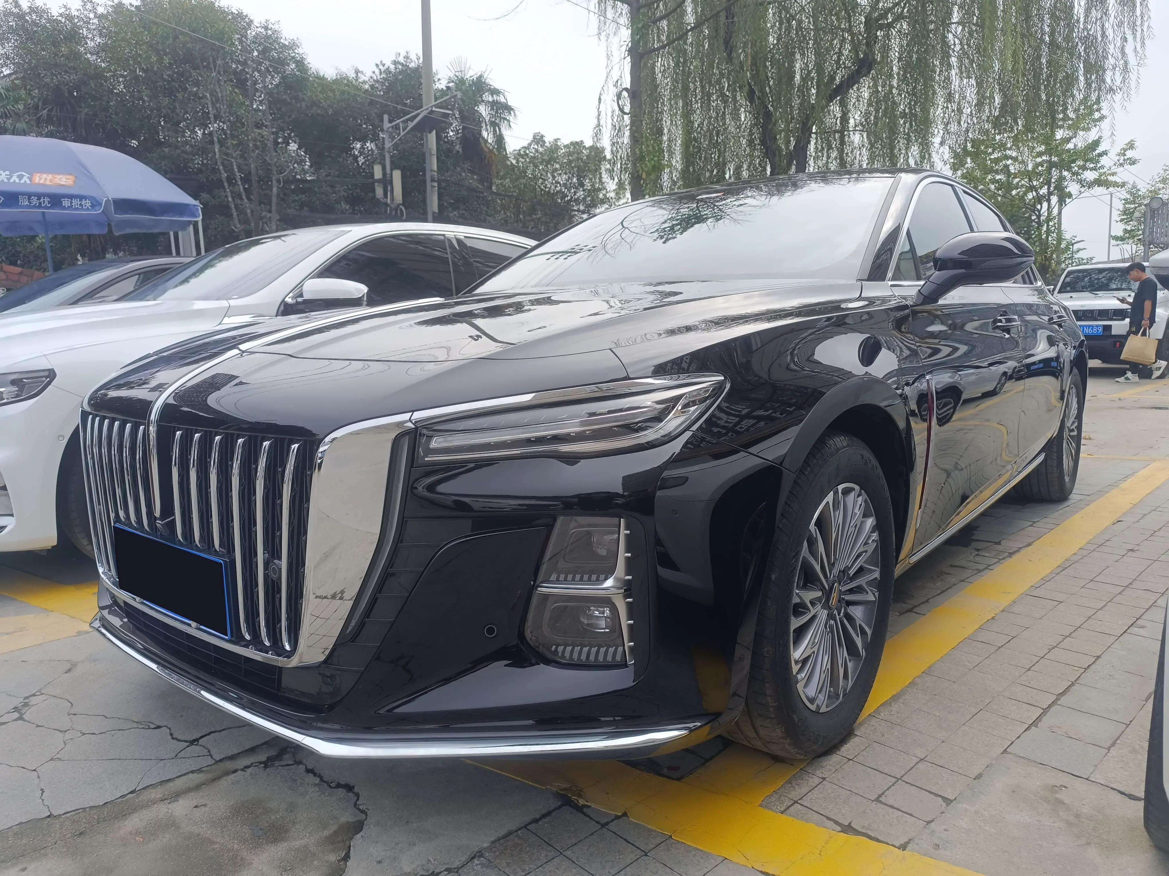 Hongqi H5