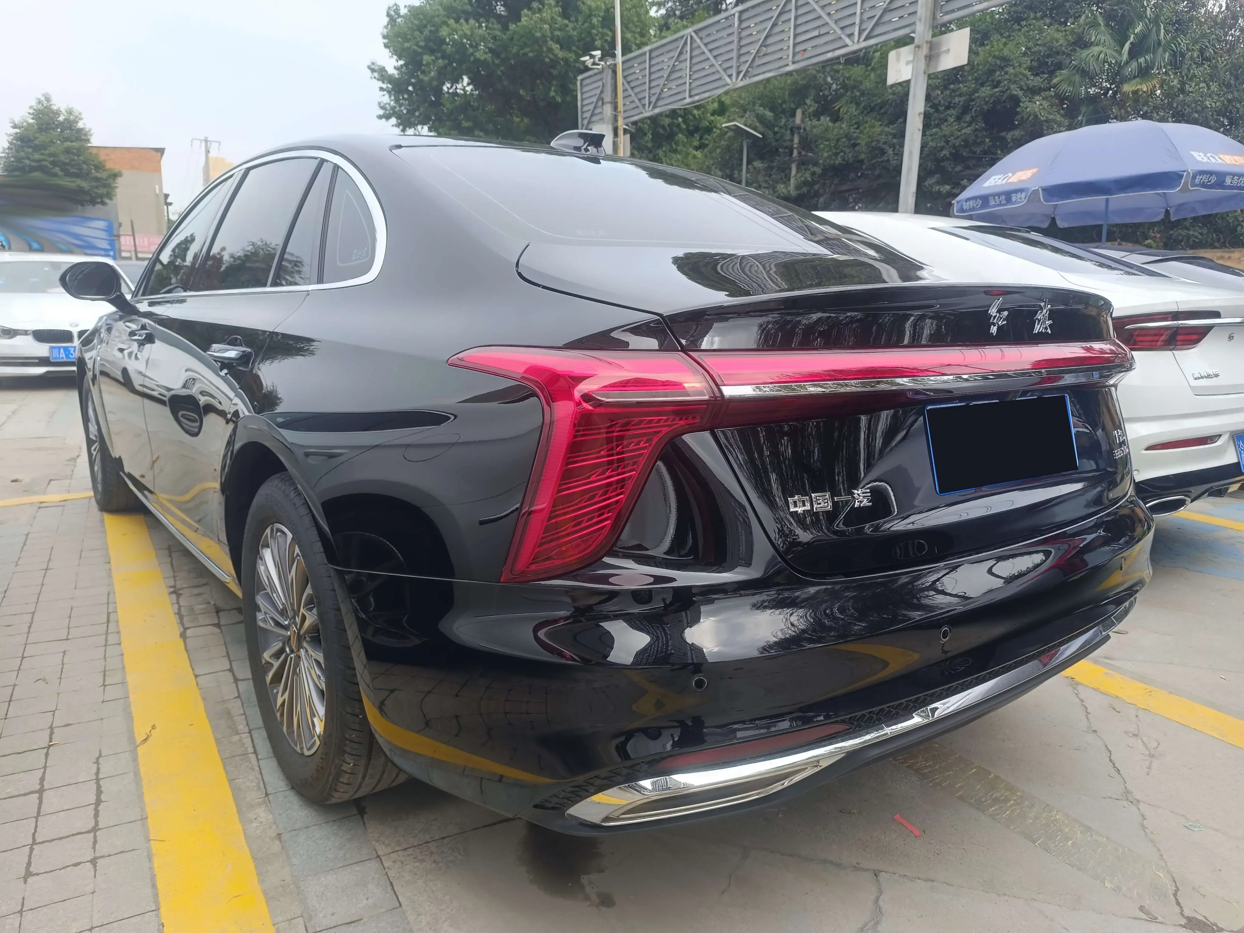 Hongqi H5