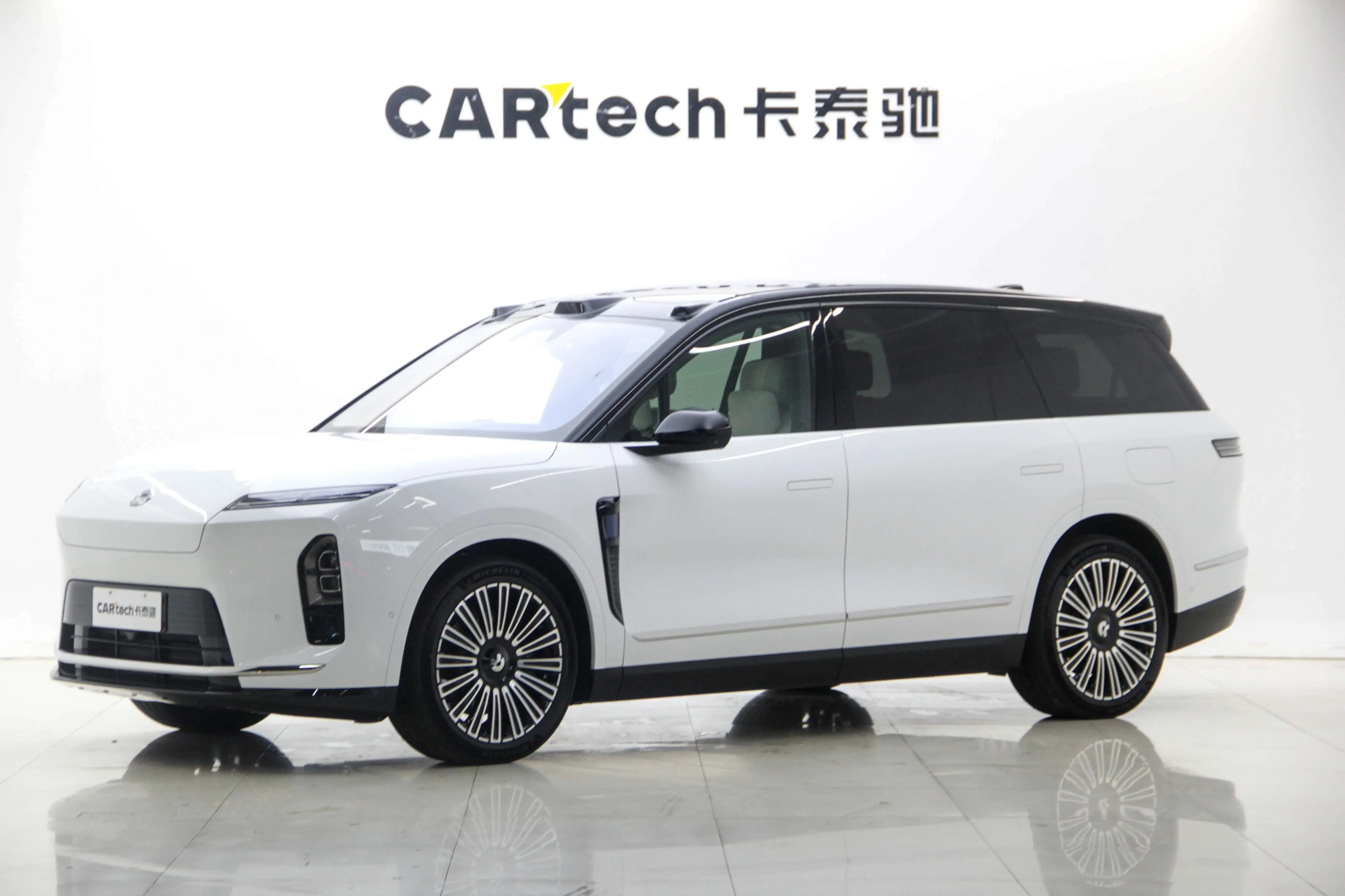 NIO ES8