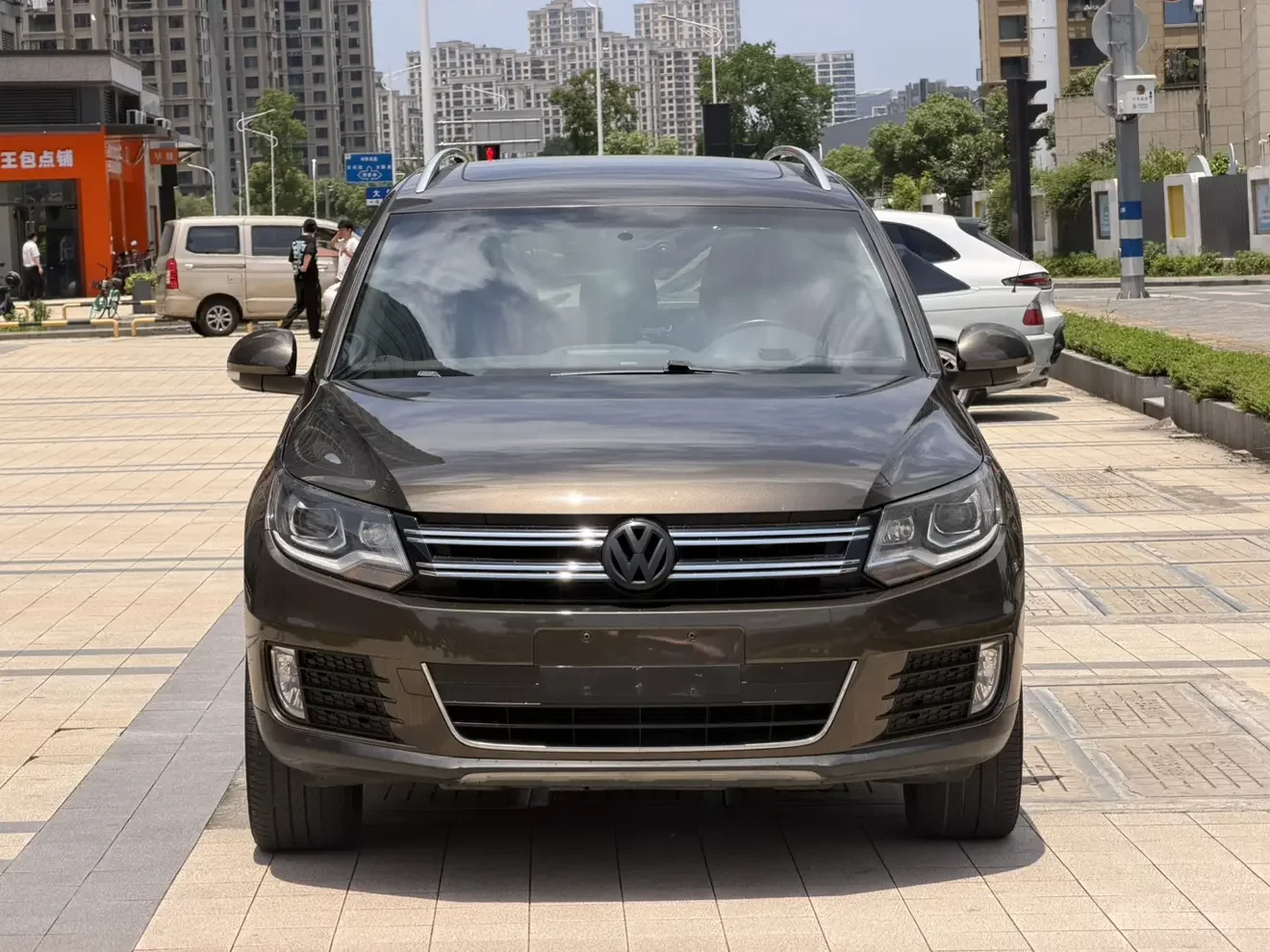 Volkswagen Tiguan (Tharu)