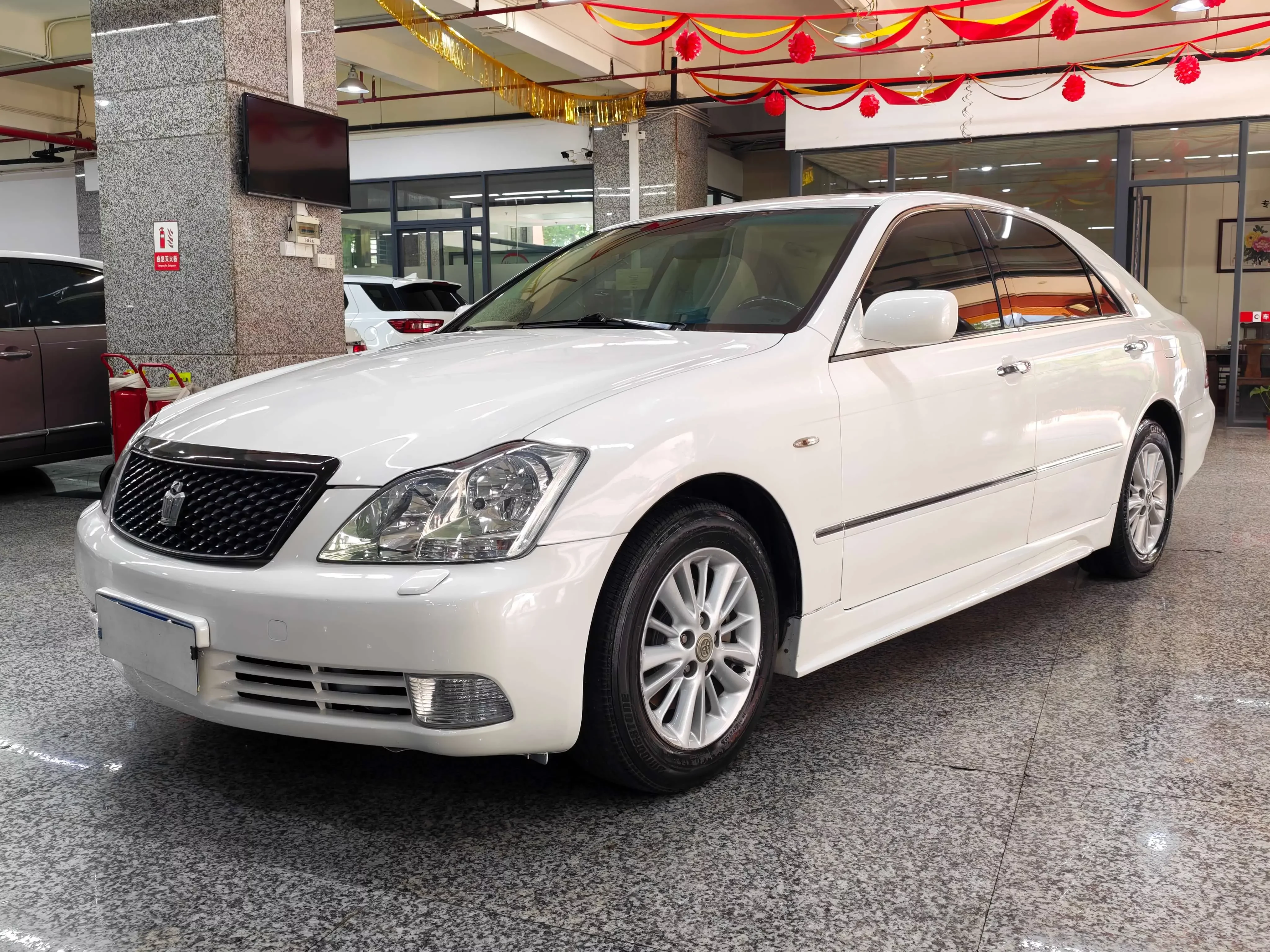 Toyota crown