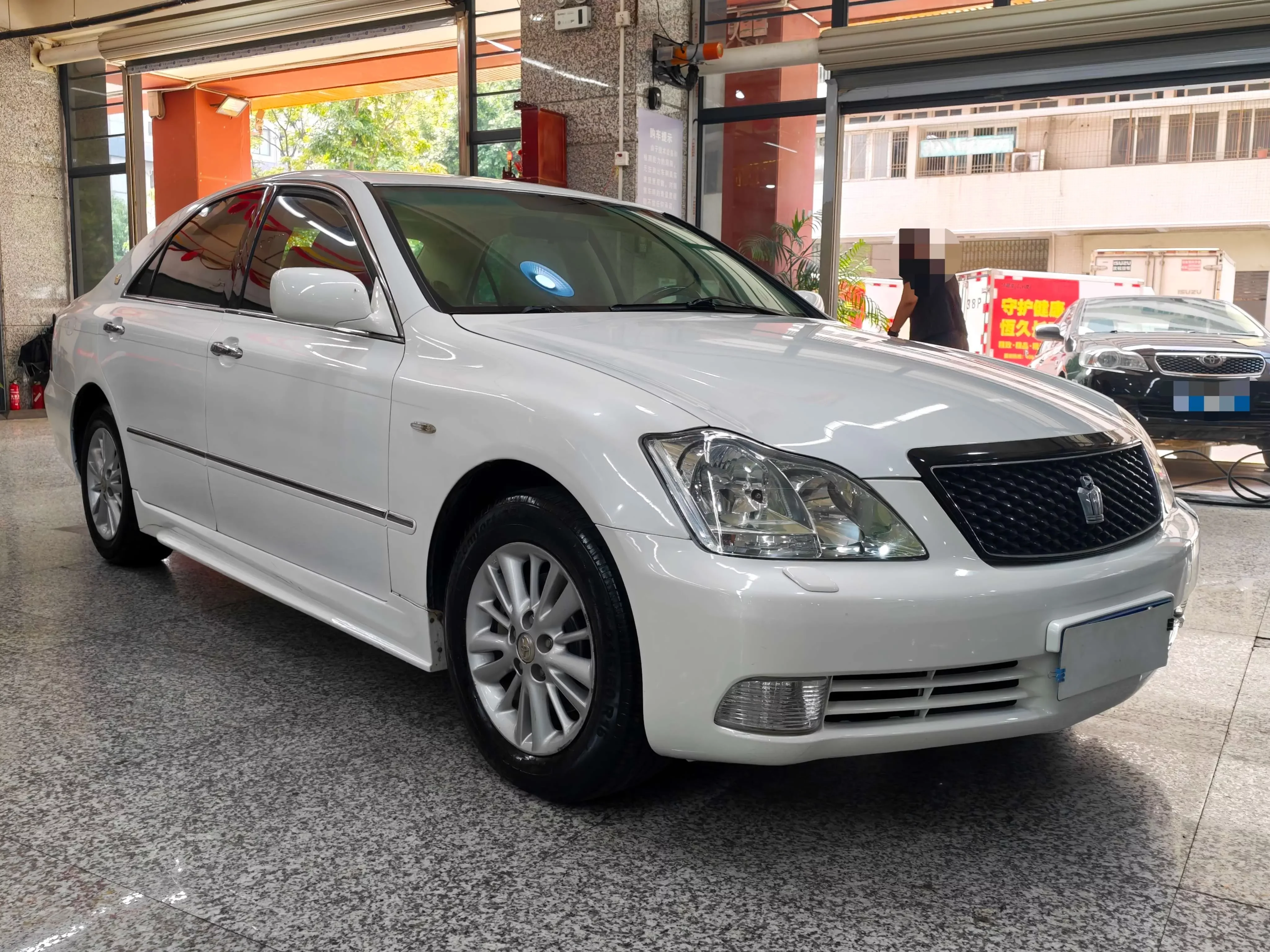 Toyota crown