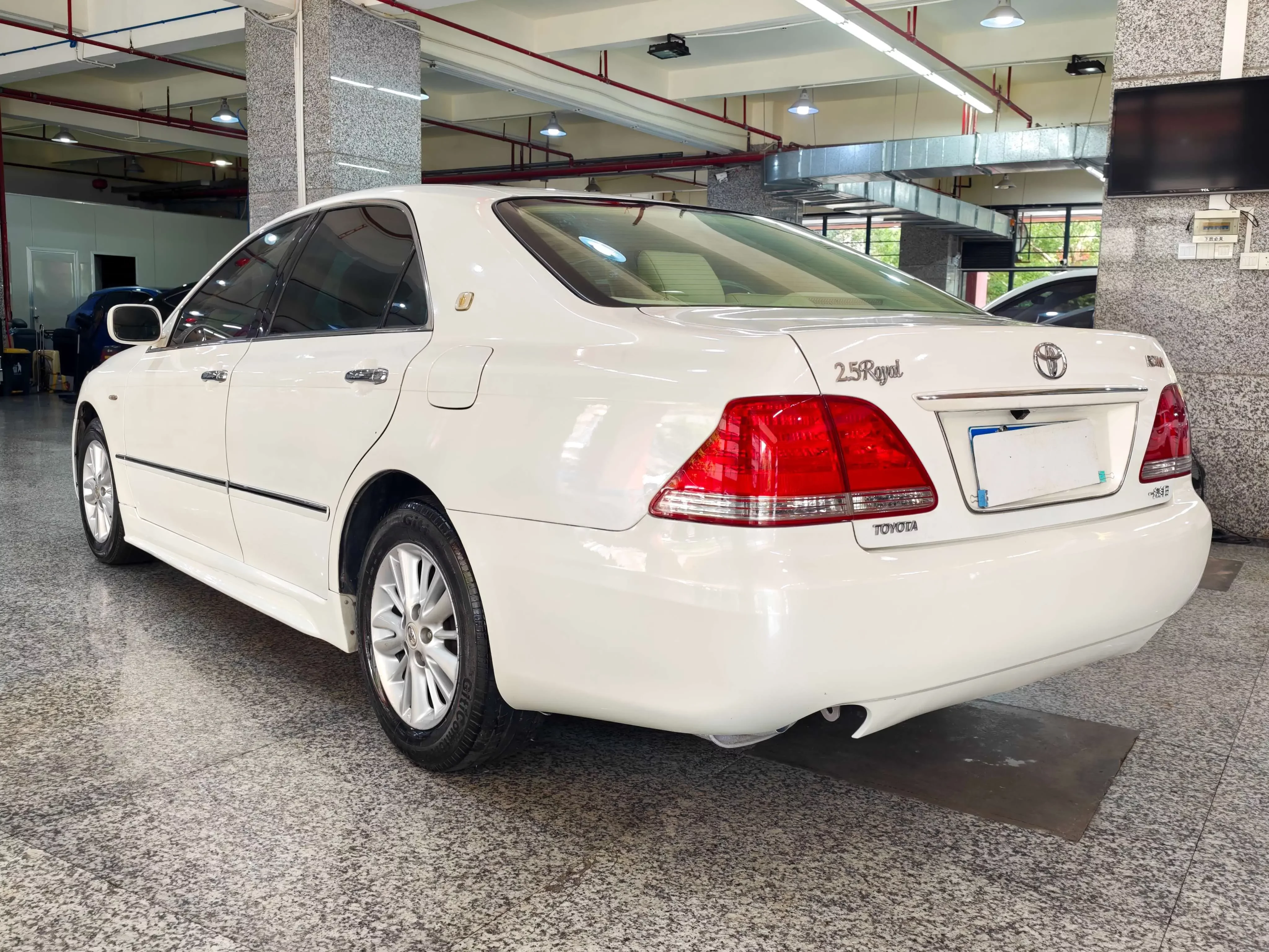 Toyota crown