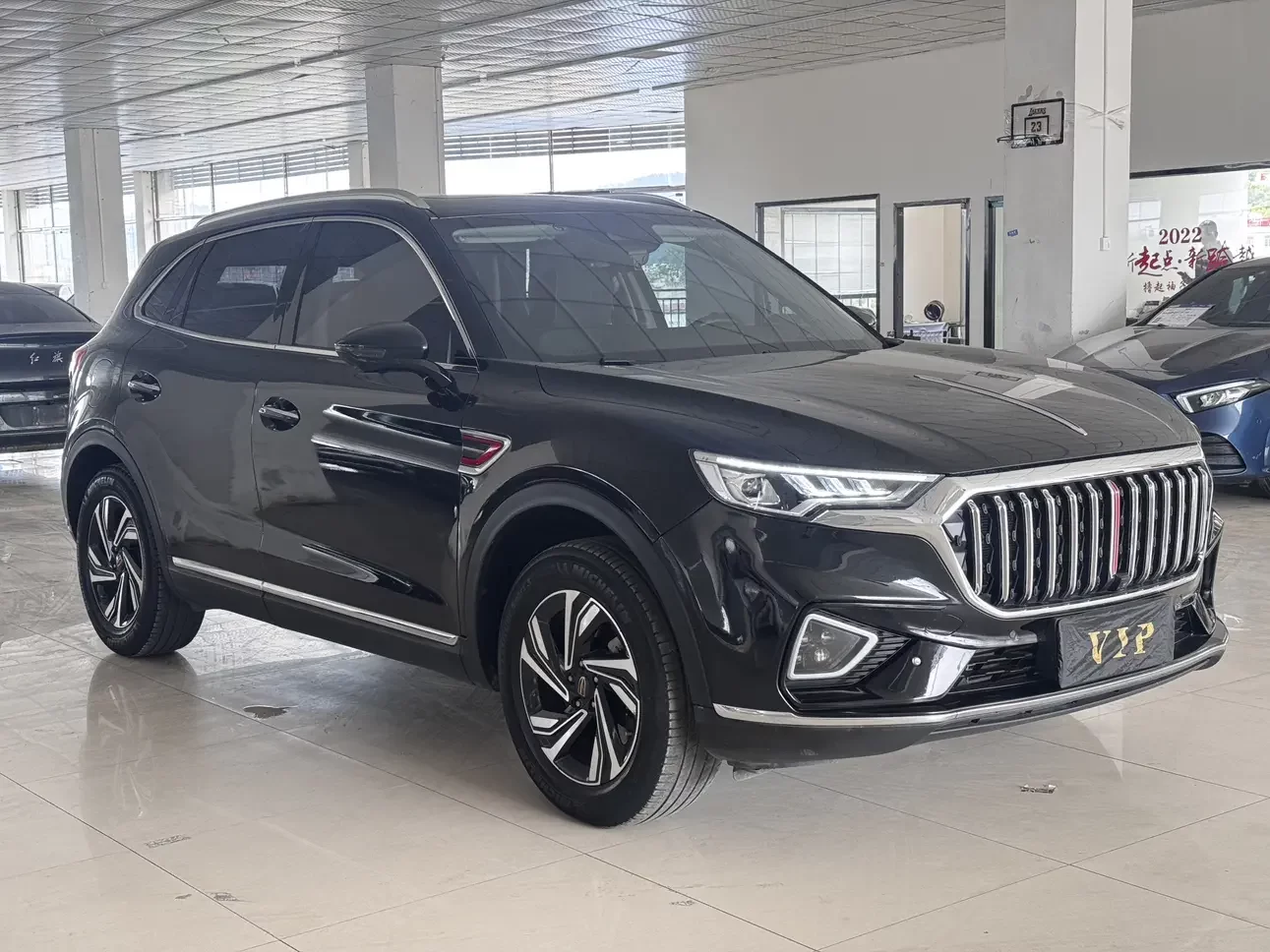 Hongqi HS5