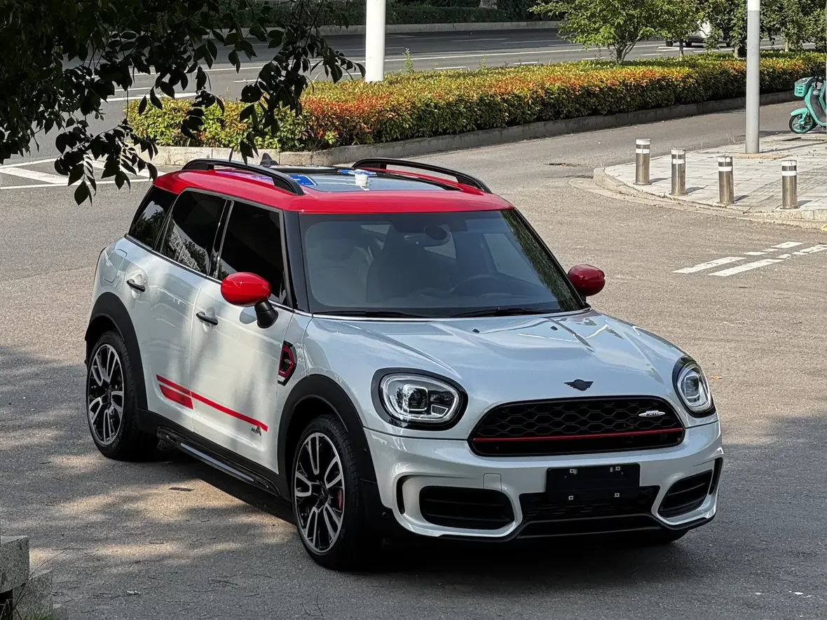 MINI JCW COUNTRYMAN