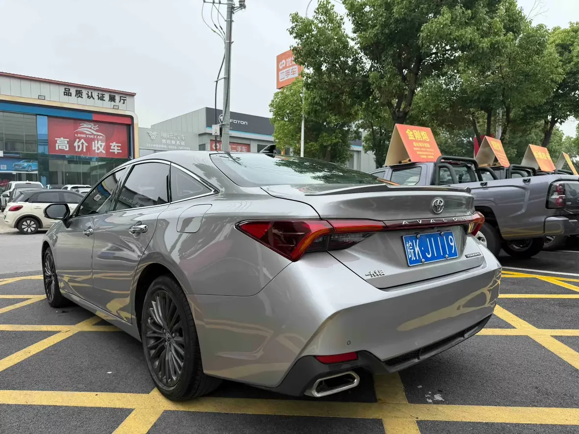 Toyota Avalon
