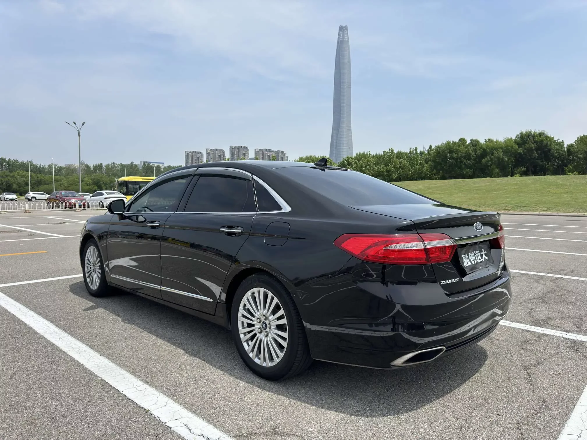 Ford Taurus
