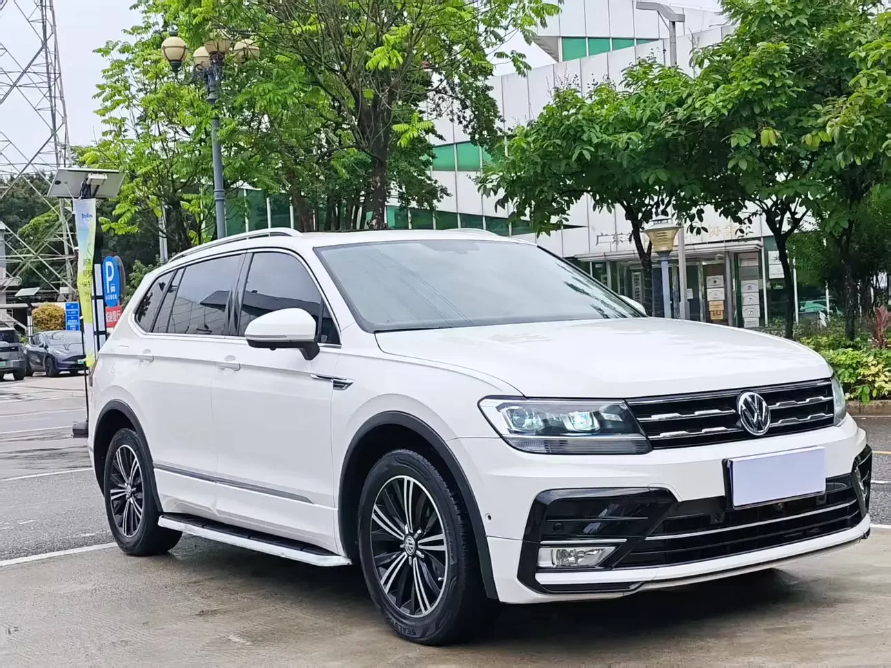 Volkswagen Tiguan L