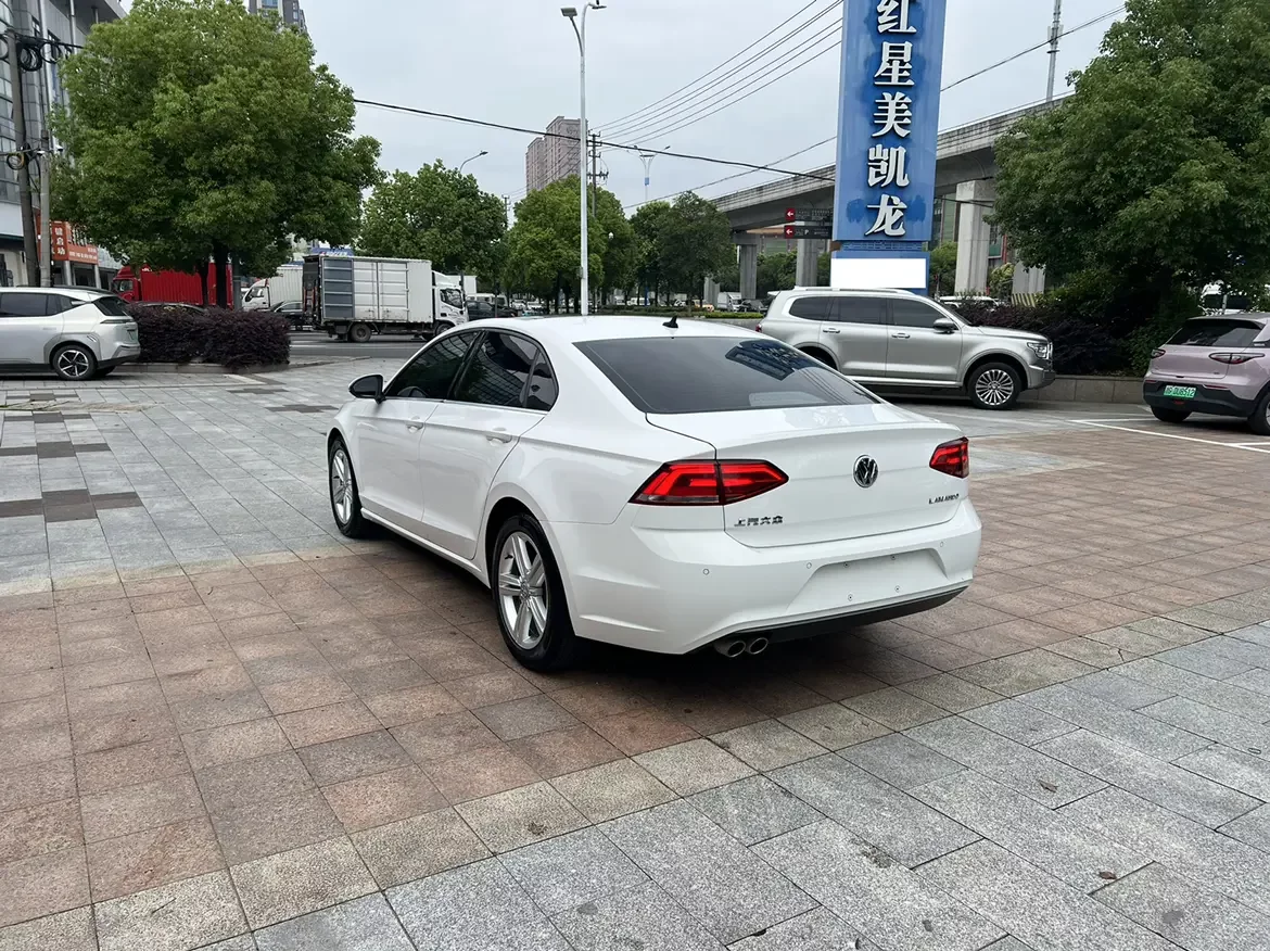 Volkswagen Lamando