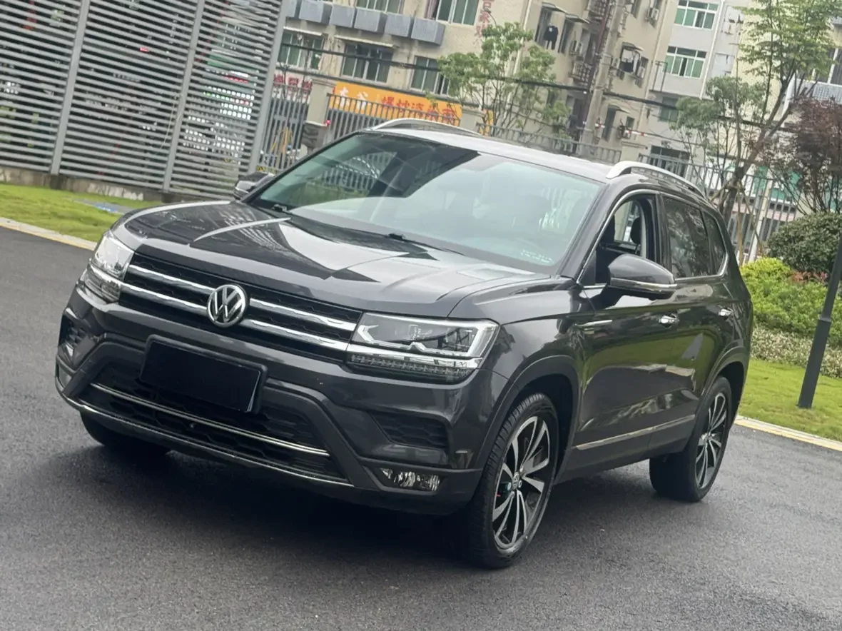 Volkswagen Tharu