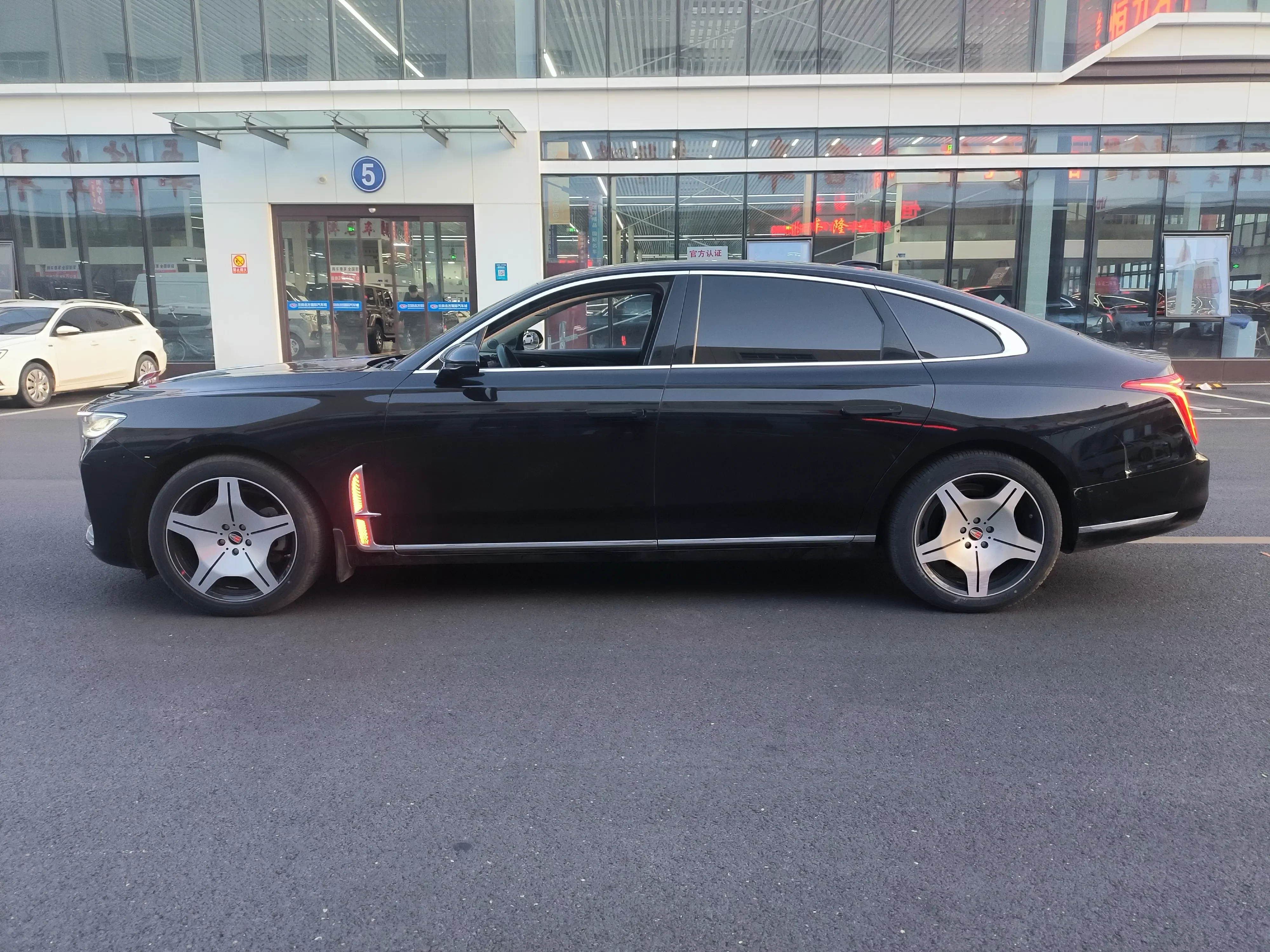 Hongqi H9