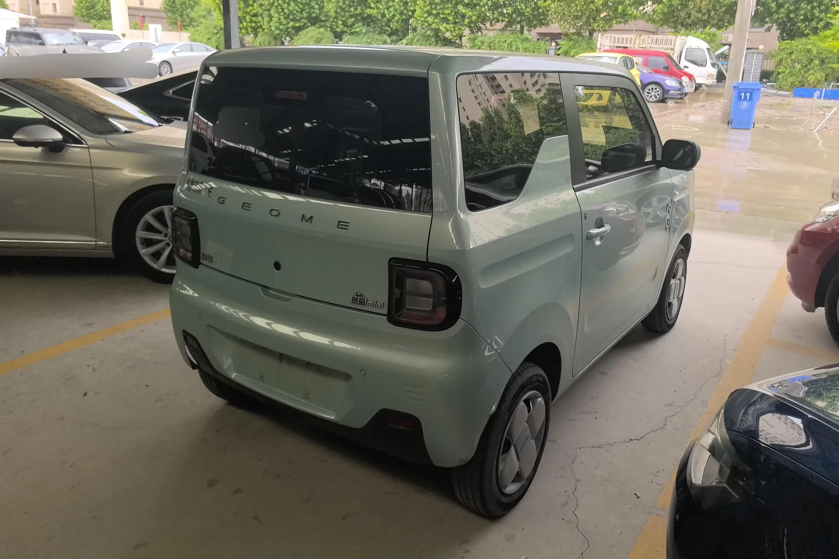Geely panda