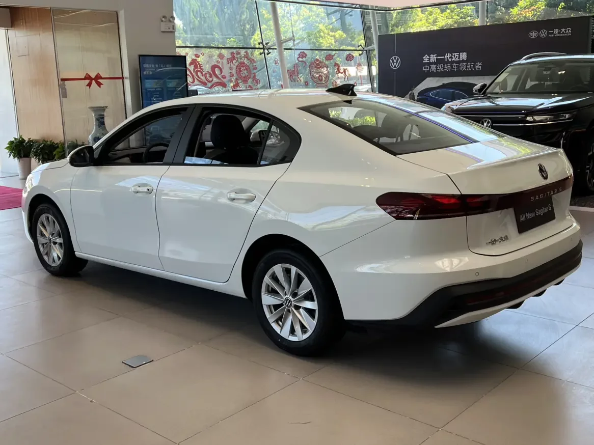 Volkswagen Sagitar
