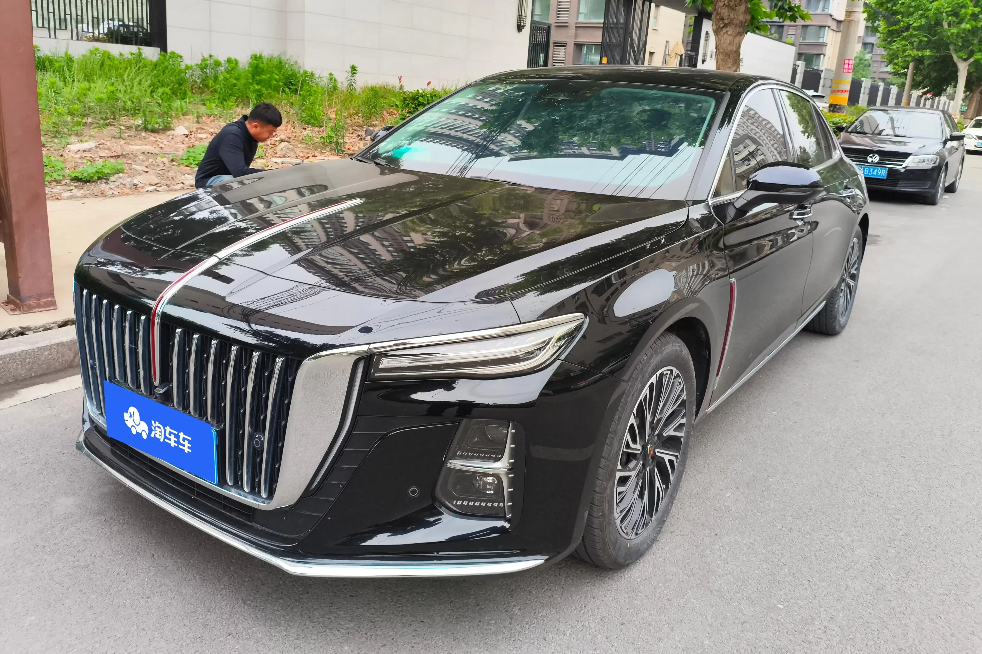 Hongqi H5