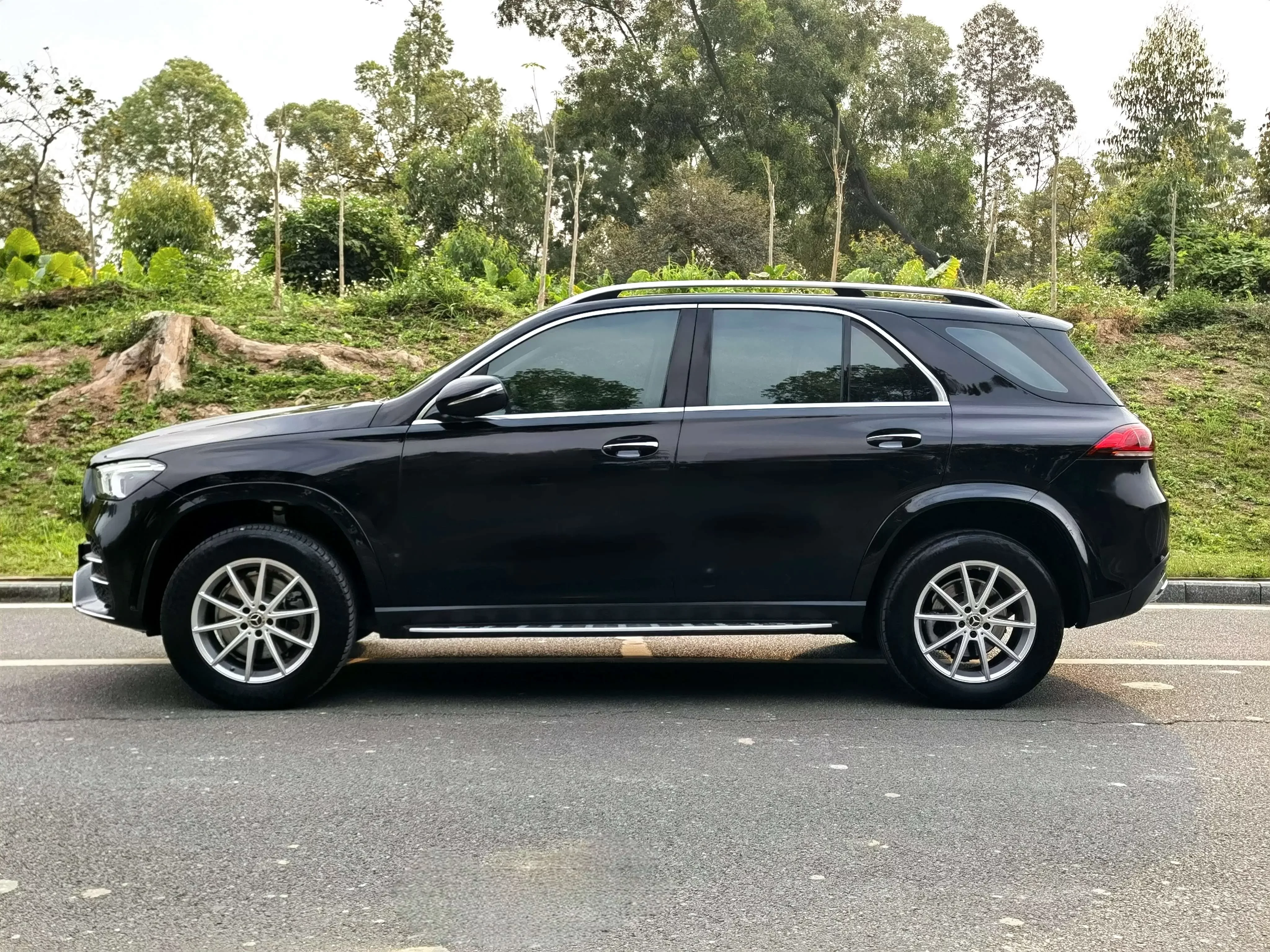 Mercedes-Benz GLE (Imported)