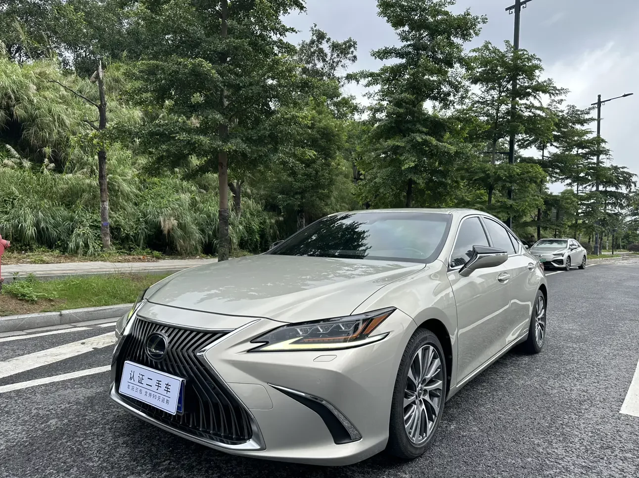 Lexus ES