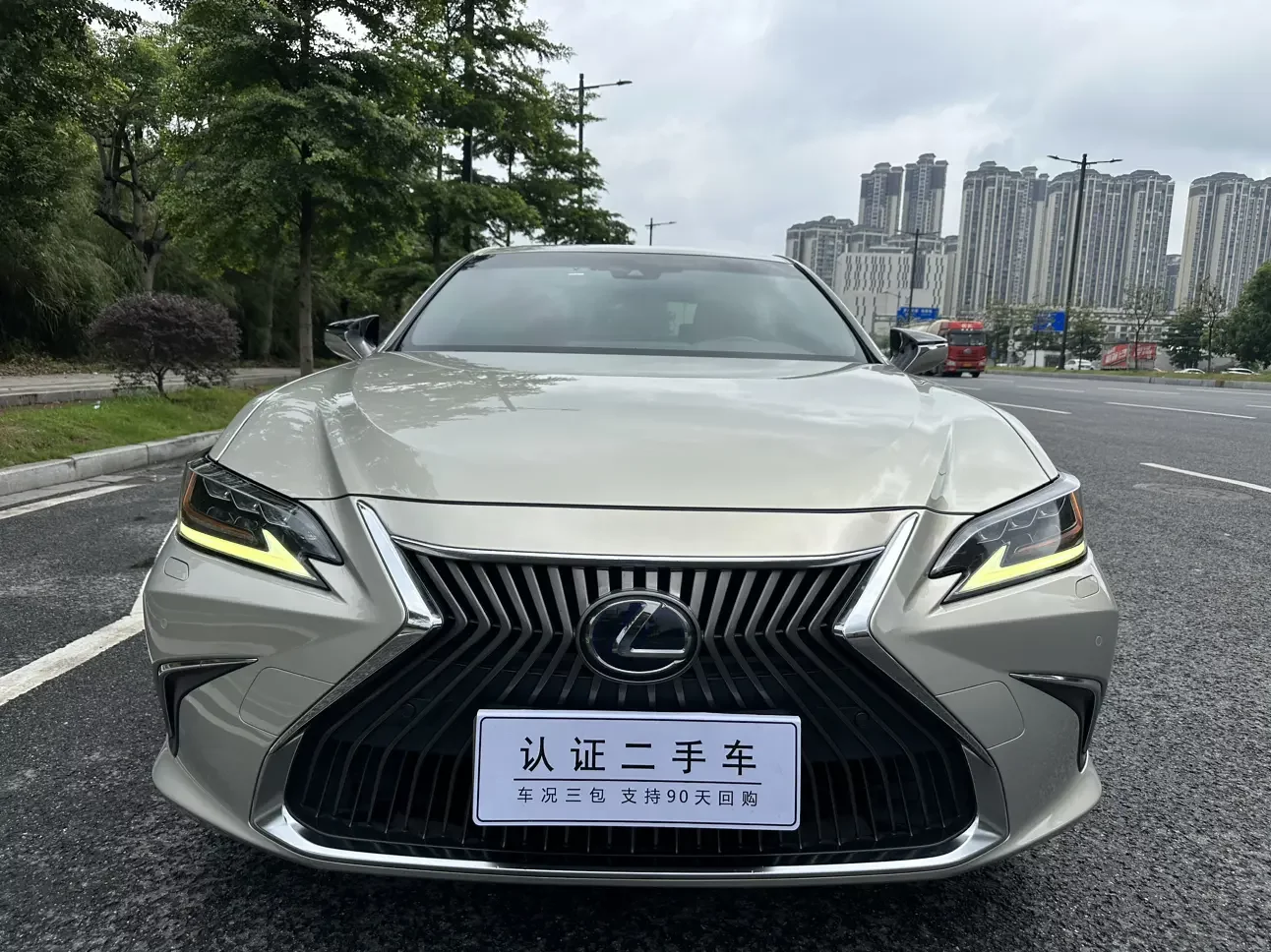 Lexus ES