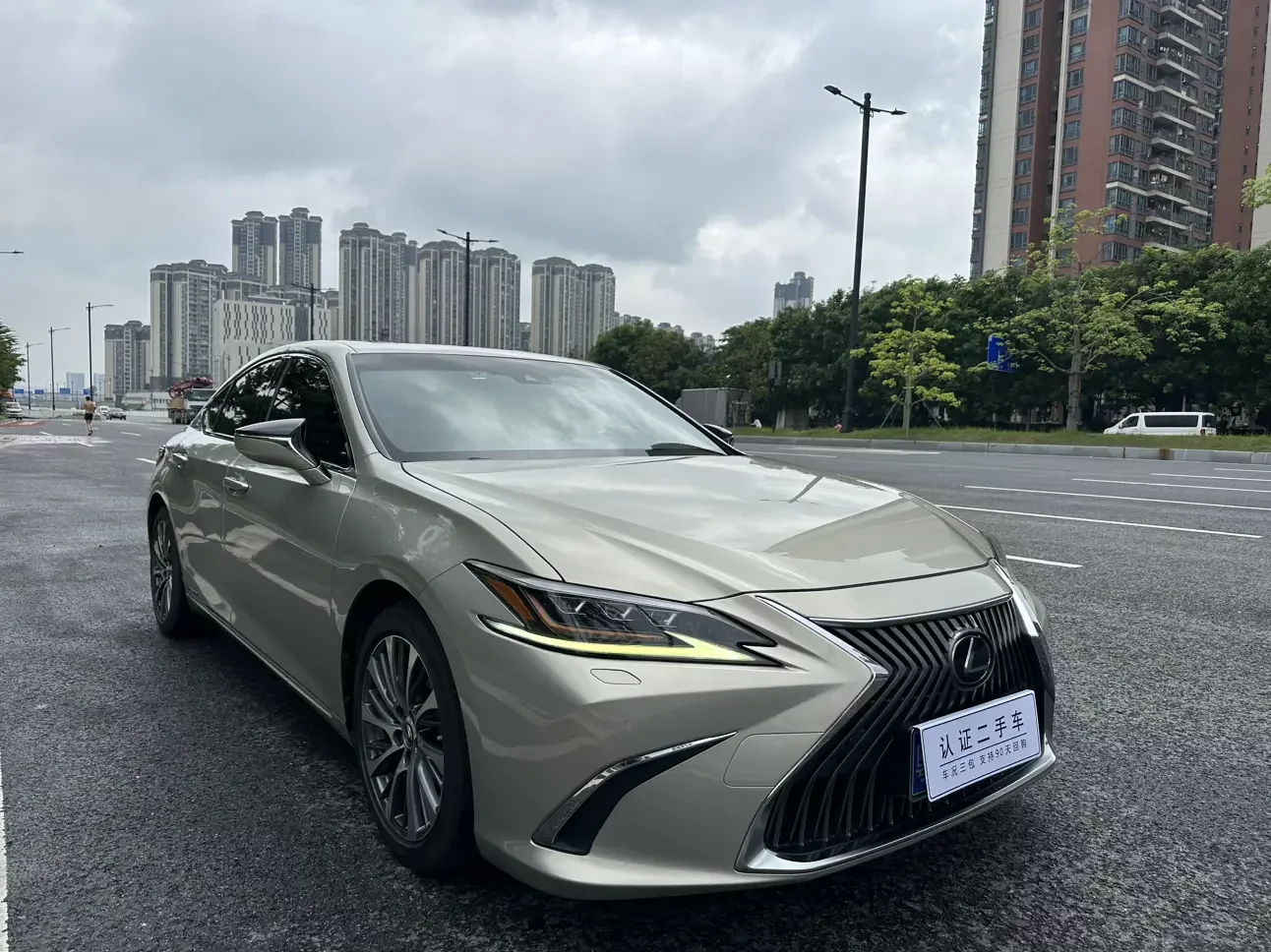 Lexus ES