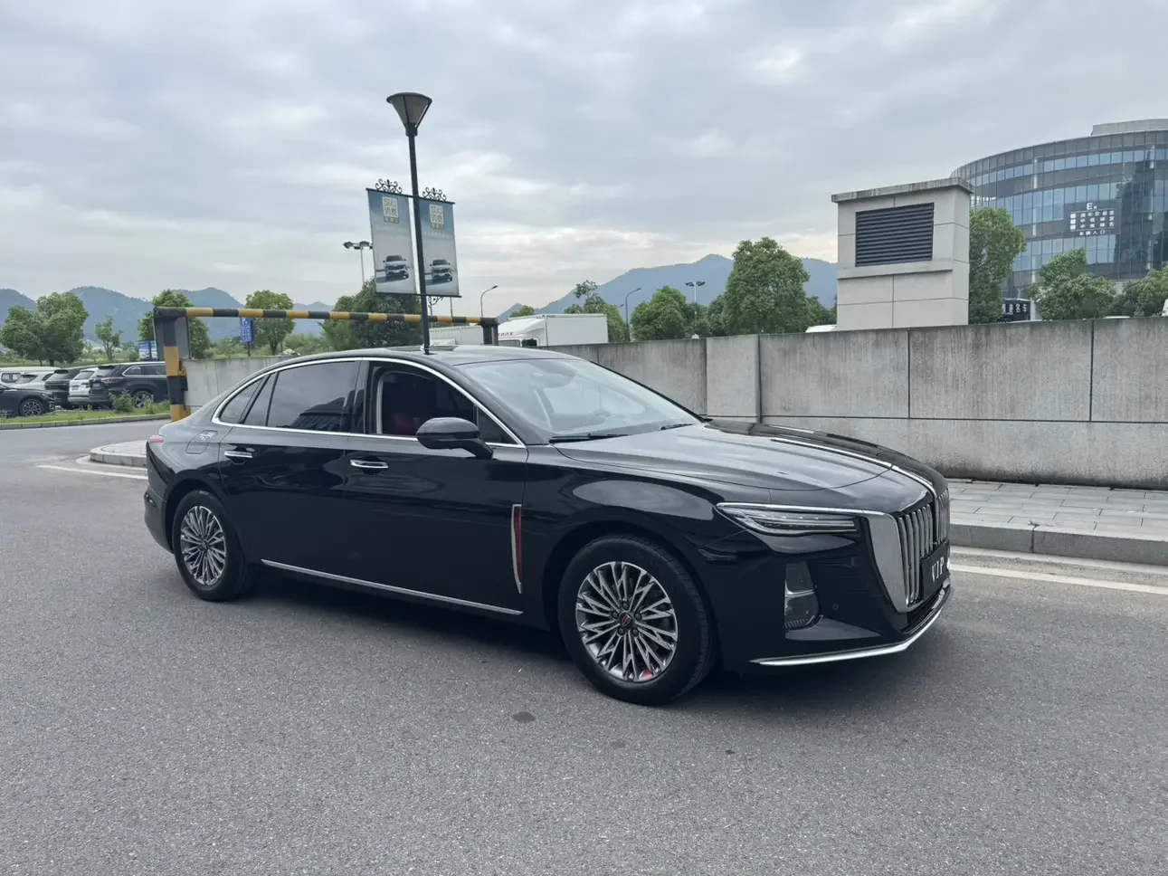 Hongqi H5