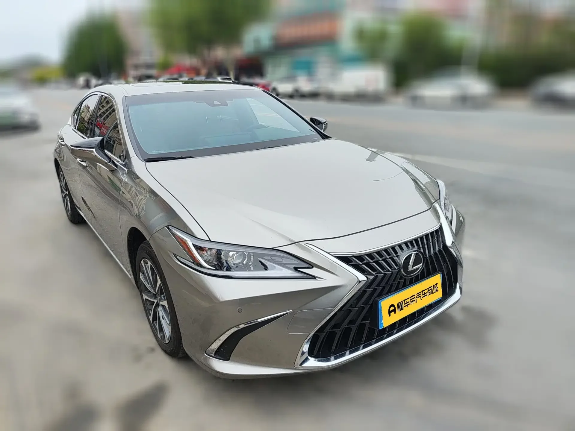 Lexus ES