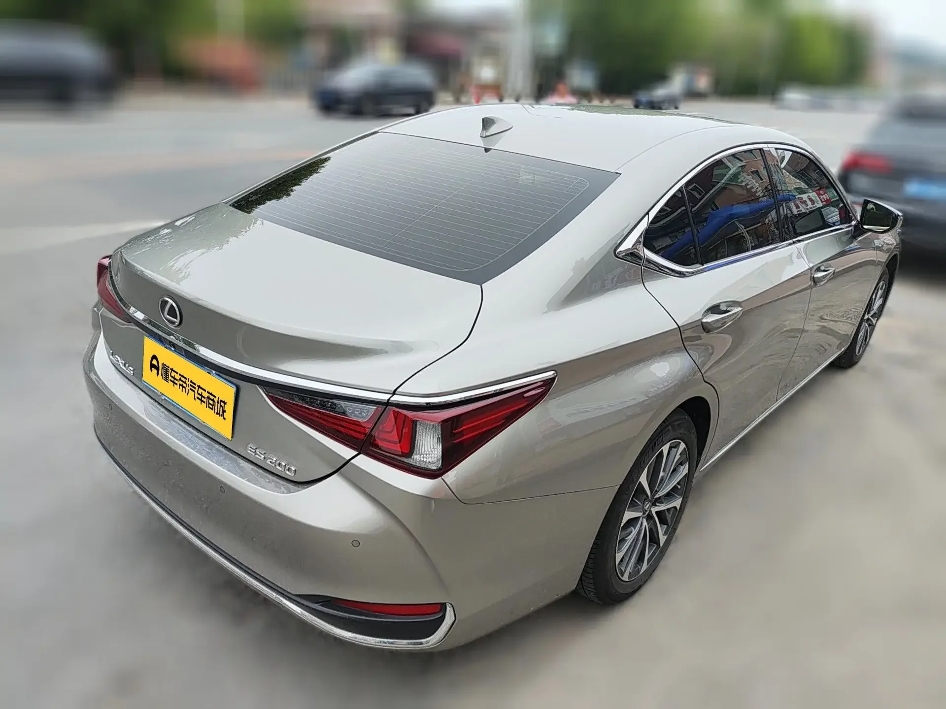 Lexus ES