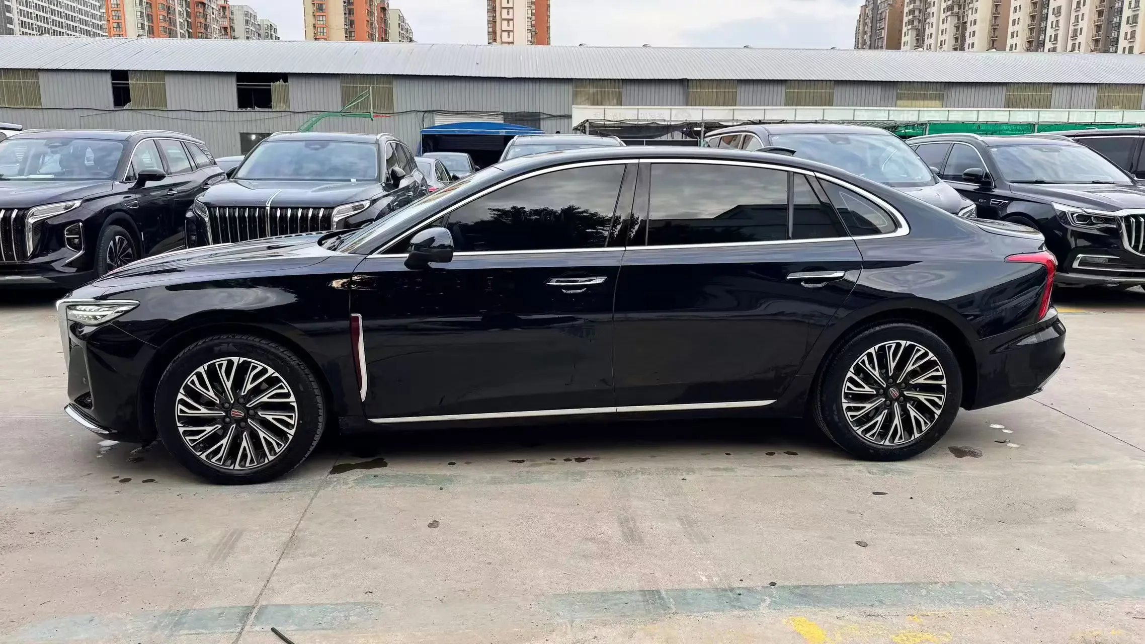 Hongqi H5