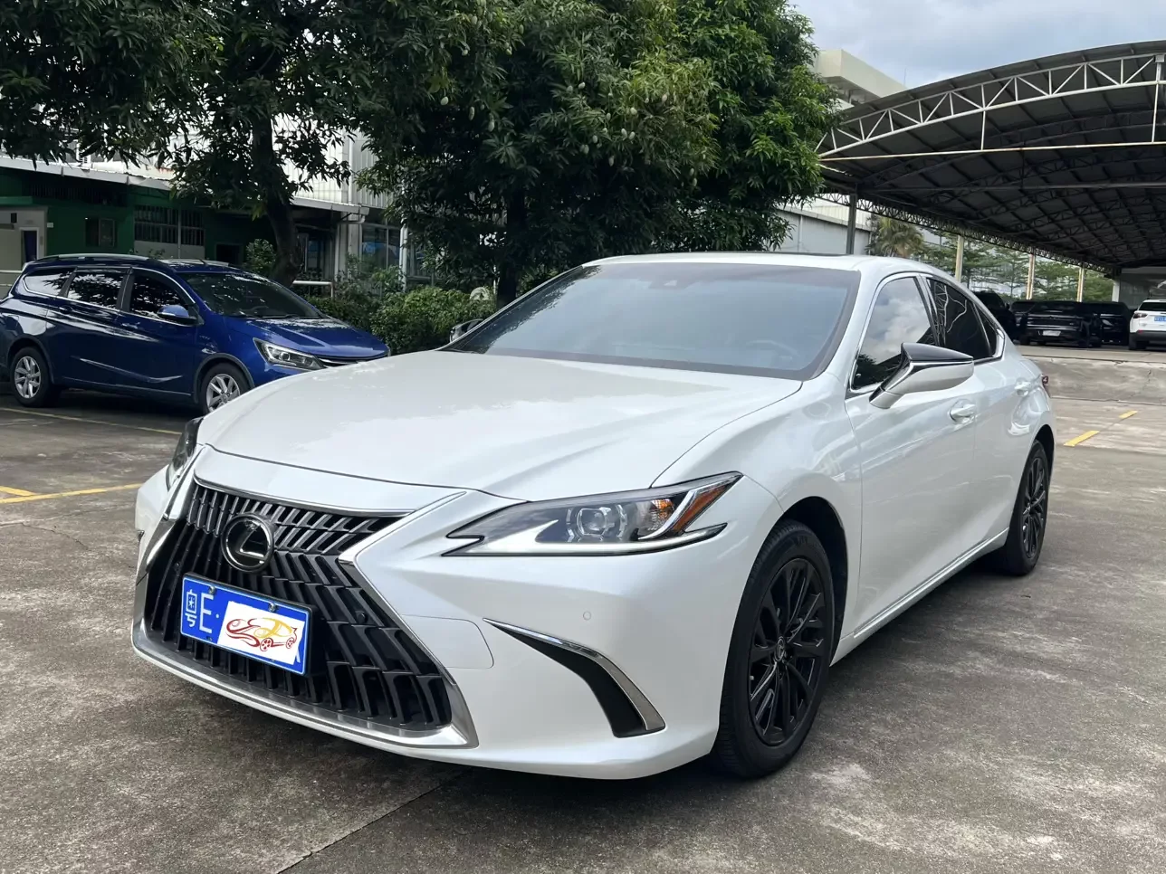 Lexus ES