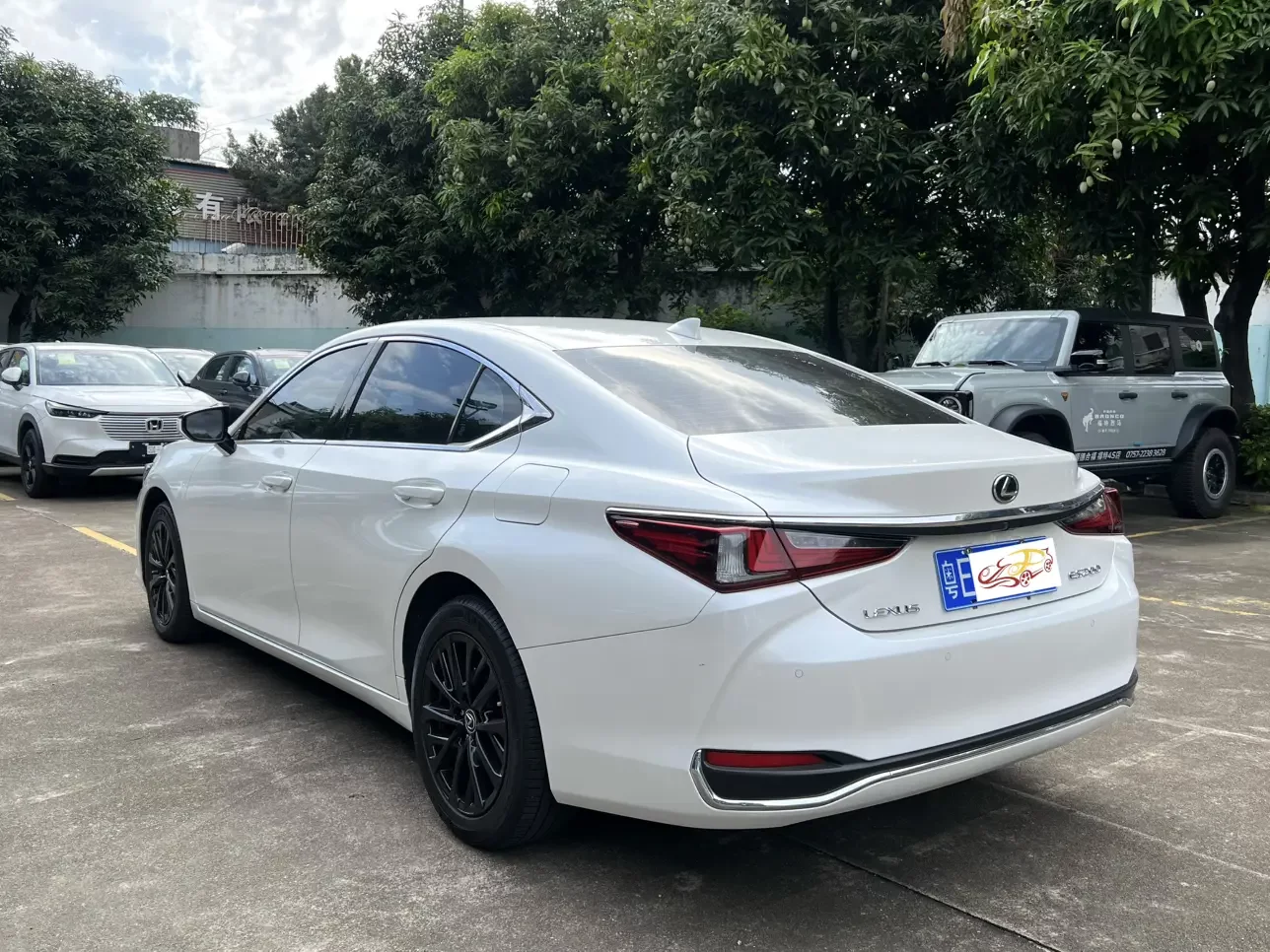 Lexus ES