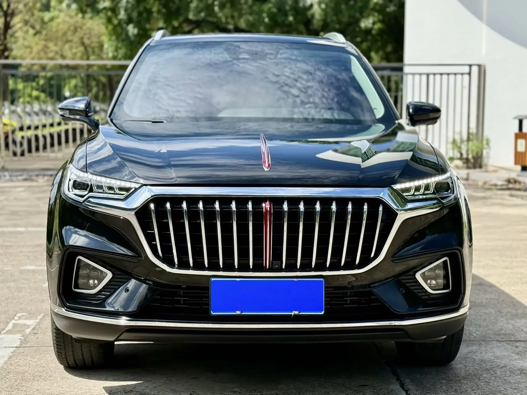 Hongqi HS5