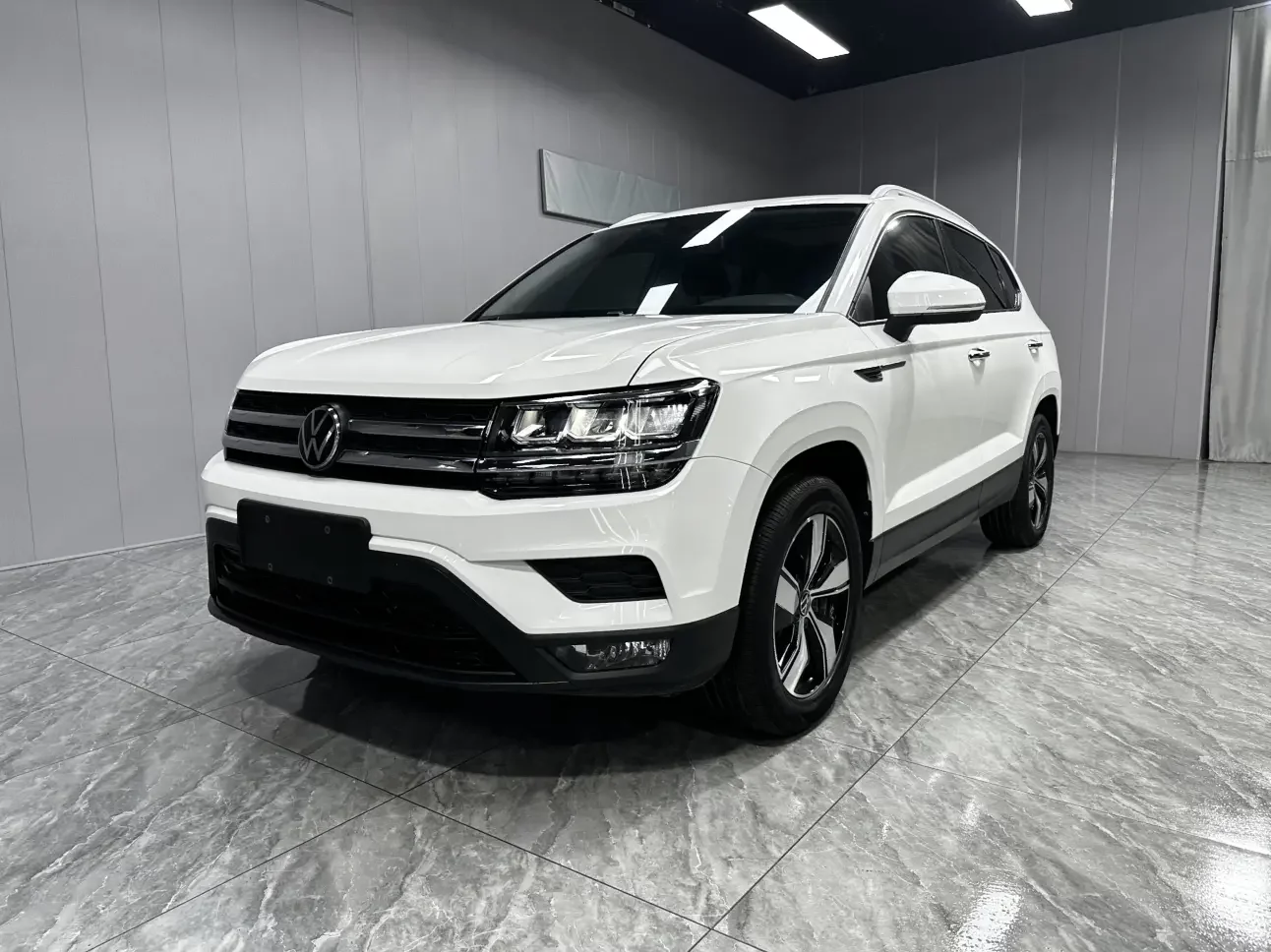 Volkswagen Tharu